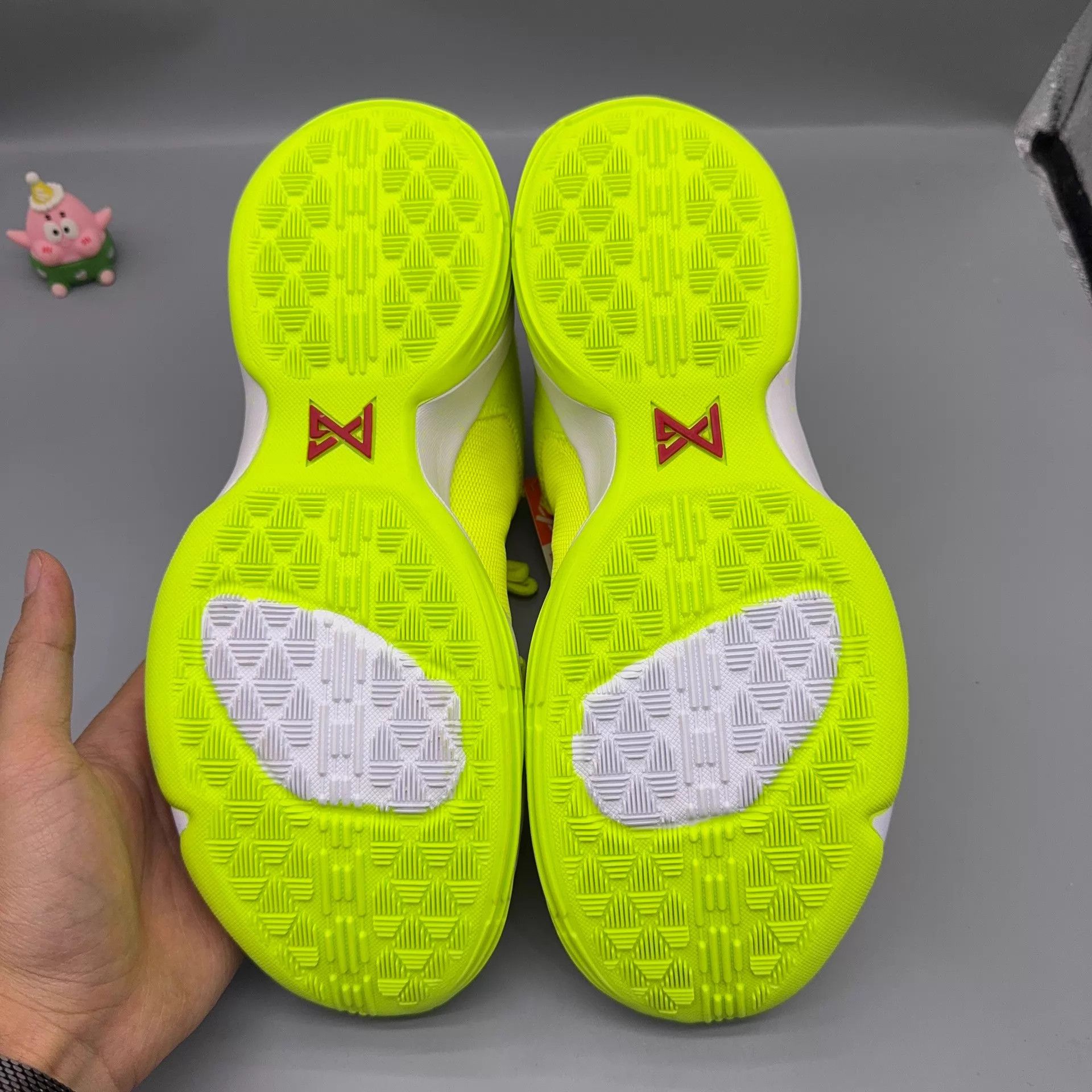 Nike Nike PG1 Volt Size 45 Size US 11 / EU 44 - 4 Thumbnail