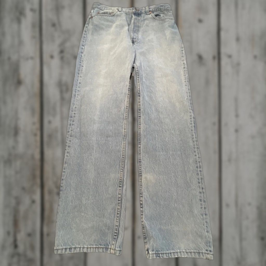 Levi's VINTAGE Levi's 501 Jeans Button Fly Light Faded 34x33 Levi'S 501 Series Men Denim Blue 90s USA Size US 34 / EU 50 - 1 Thumbnail