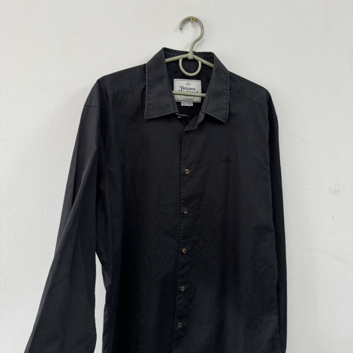 Vivienne Westwood Vivienne Westwood Shirt Orb Logo Button Up Size US L / EU 52-54 / 3 - 4 Thumbnail