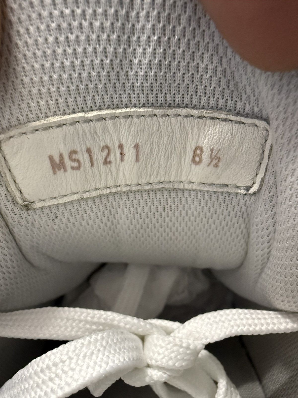 Louis Vuitton Louis Vuitton LV Trainer White Black Size LV 8.5 / US 9.5 Size US 9.5 / EU 42-43 - 8 Thumbnail