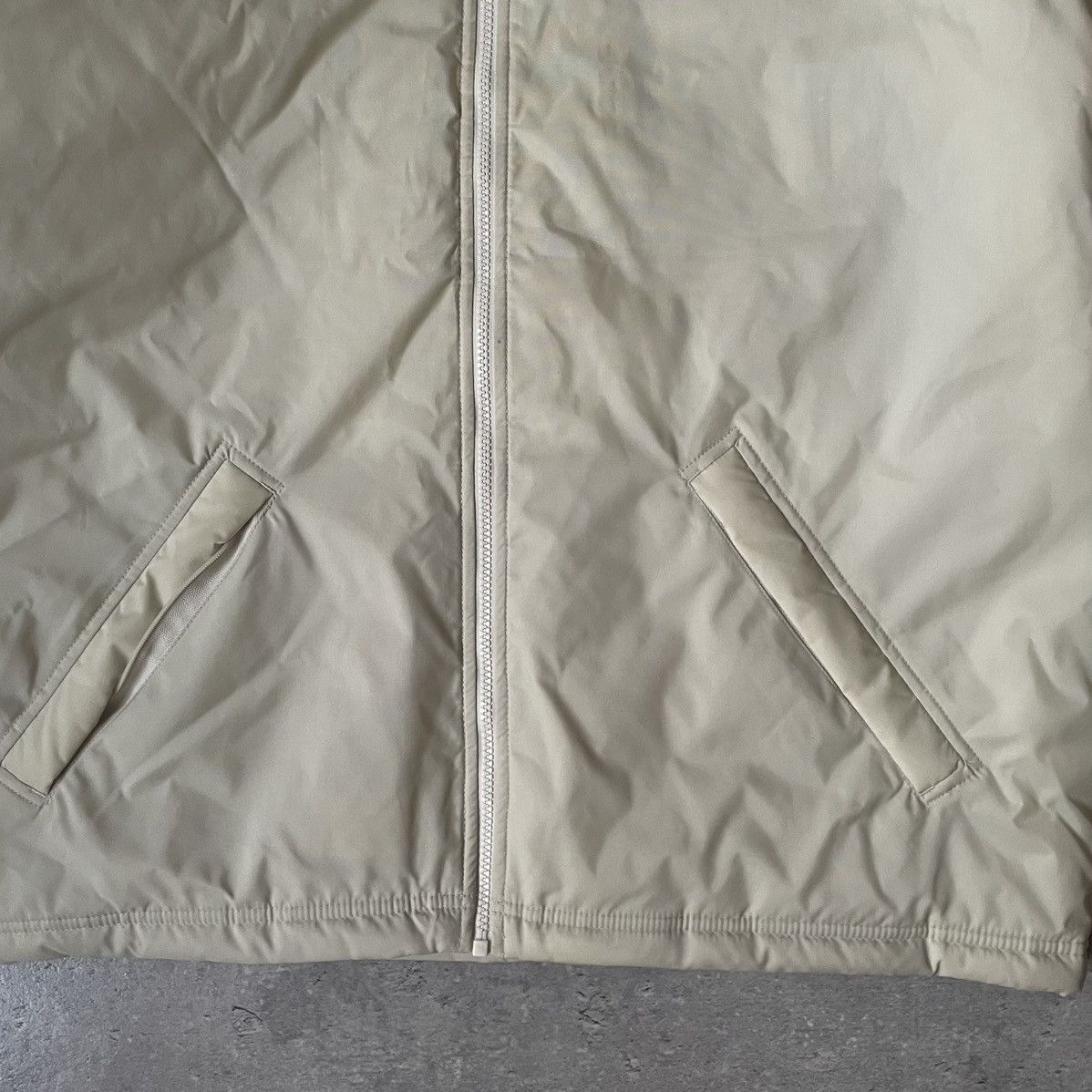 Nike Vintage Nike 90s Long Puffer Jacket Begie Big Swoosh Size US L / EU 52-54 / 3 - 4 Thumbnail