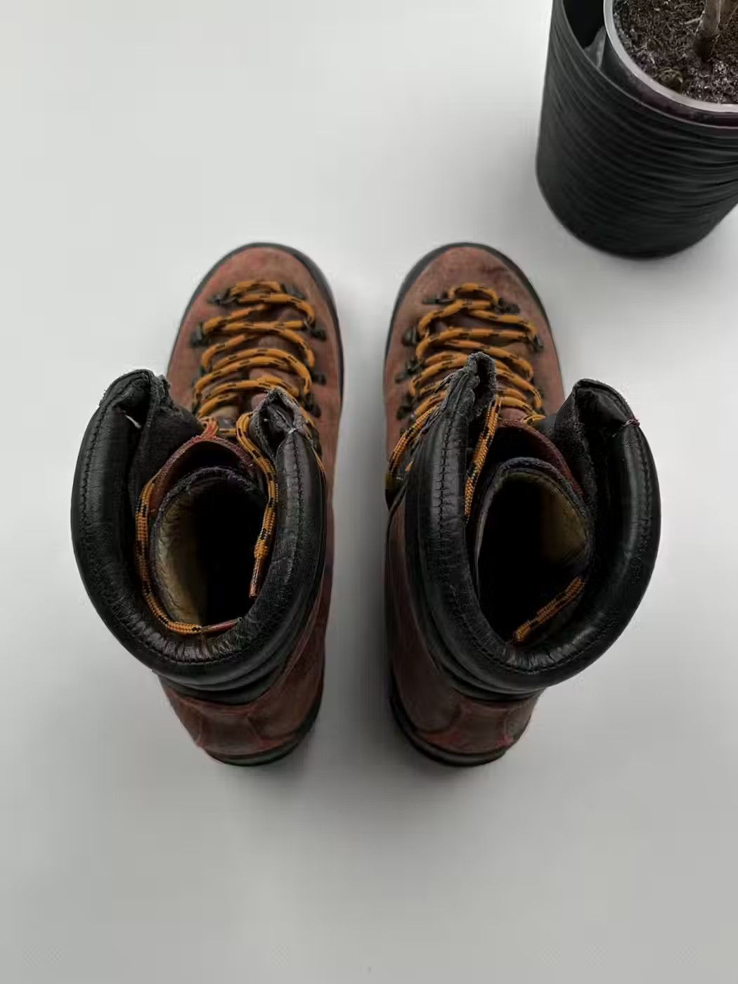 Vintage LaSportiva Hiking Vintage Boots (34) Size US 8 / EU 41 - 2 Thumbnail