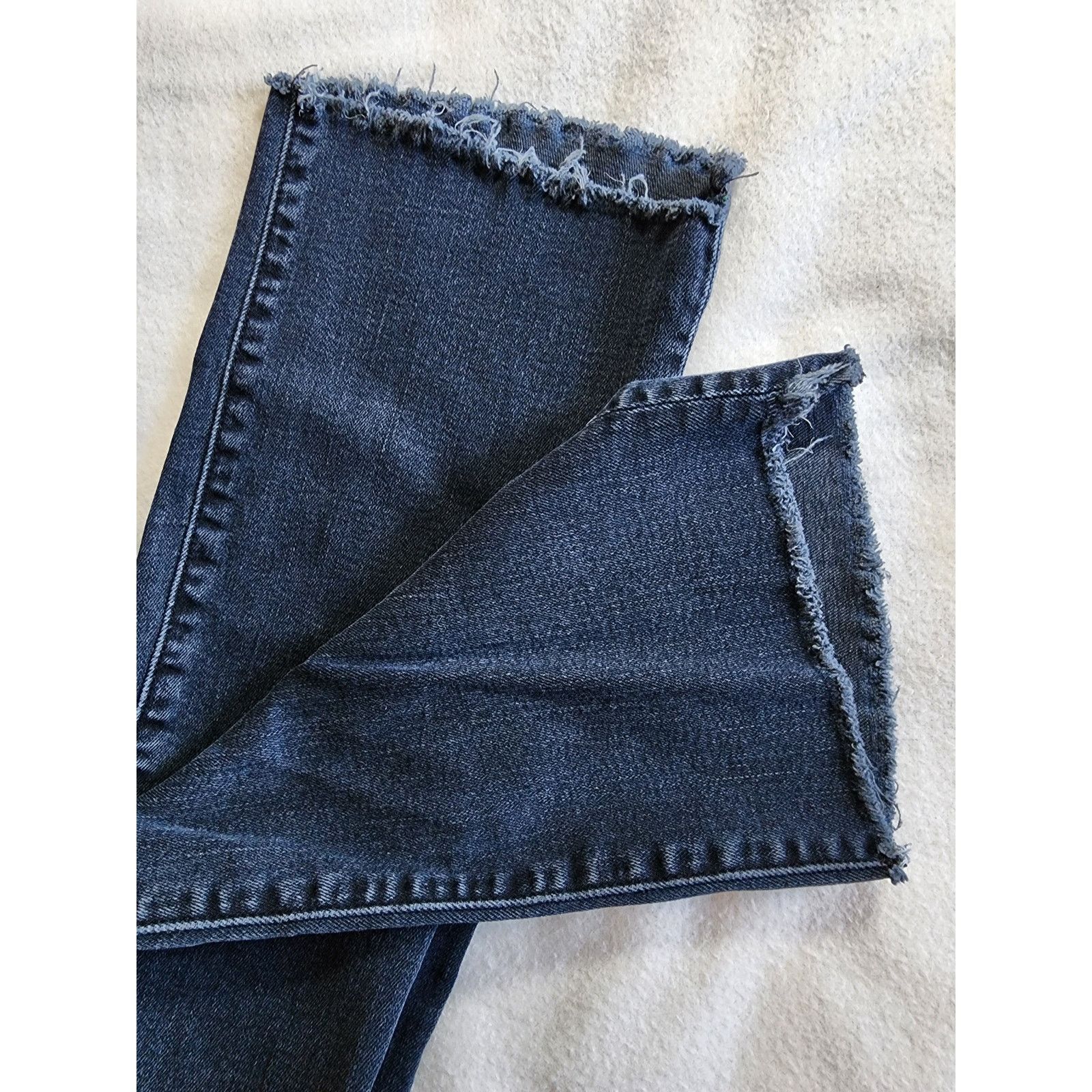 MOTHER Mother Denim Insider Crop Step Fray Jeans Size 25 Bootcut Size 25" / US 0 / IT 36 - 7 Thumbnail