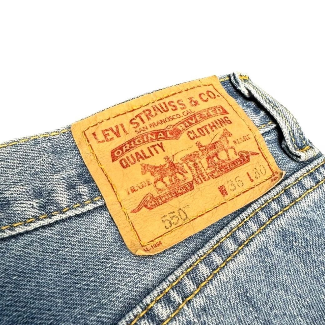 Levi's VINTAGE Levi's 550 Jeans Men 36x30 Lightwash Relaxed Fit Denim Cotton Baggy Western Cowboys 90s Mens Size US 36 / EU 52 - 5 Thumbnail