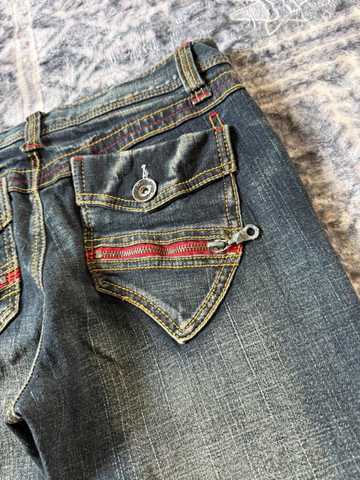 If Six Was Nine B.C.B.G Japan Gun Pocket Muddy Wash Flared Jeans Size US 29 - 13 Thumbnail