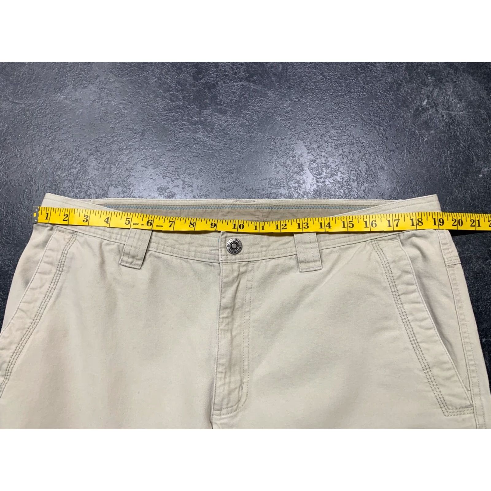 Vintage Mens Columbia Cargo Pants 36x30 Beige Omni-Shield Hiking Outdoors Cotton Size US 36 / EU 52 - 7 Thumbnail