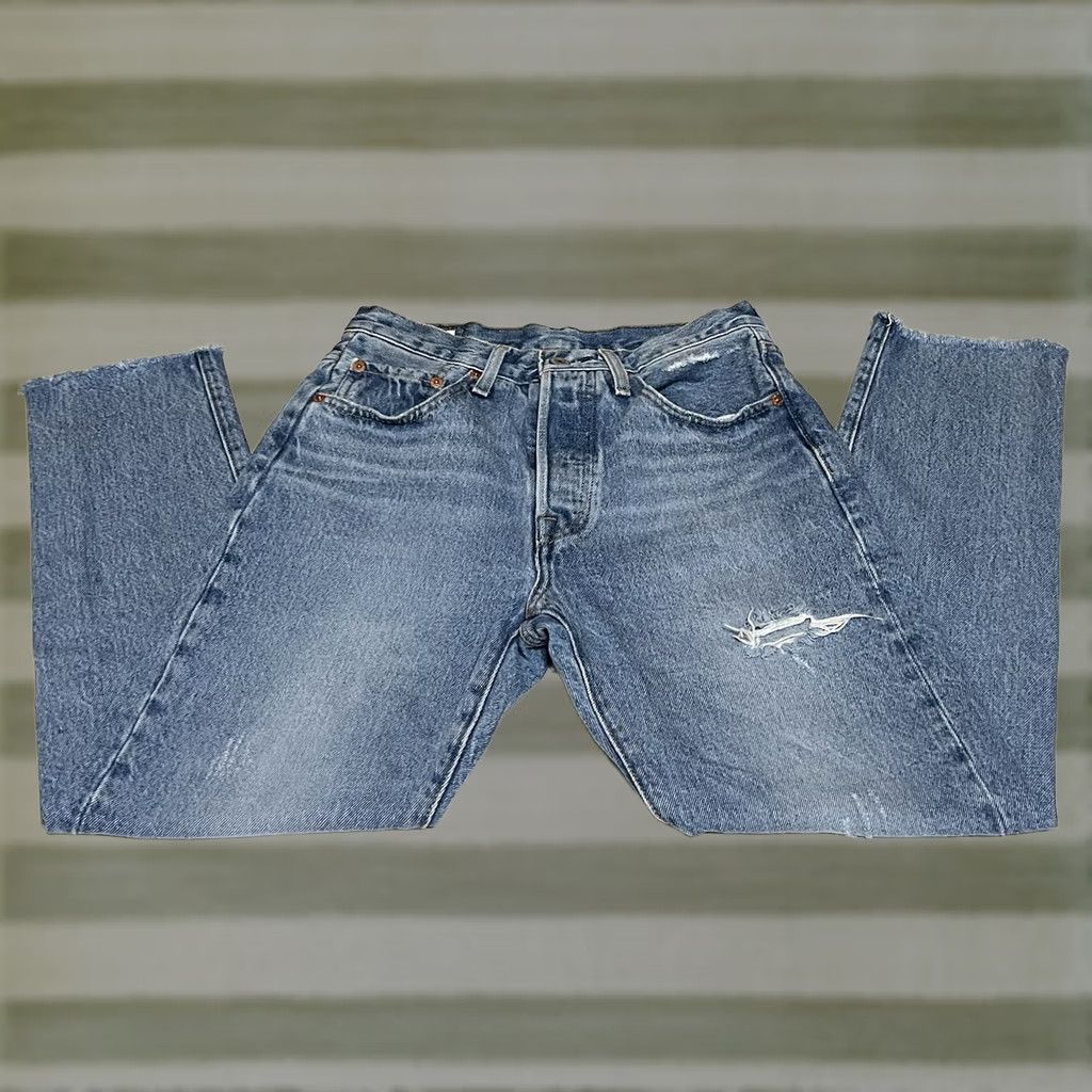 Levi's Levi's 501 Jeans Women Slim 26x26 Button Fly Distressed Cut Off 5-Pocket Denim Blue Size 26" / US 2 / IT 38 - 1 Thumbnail