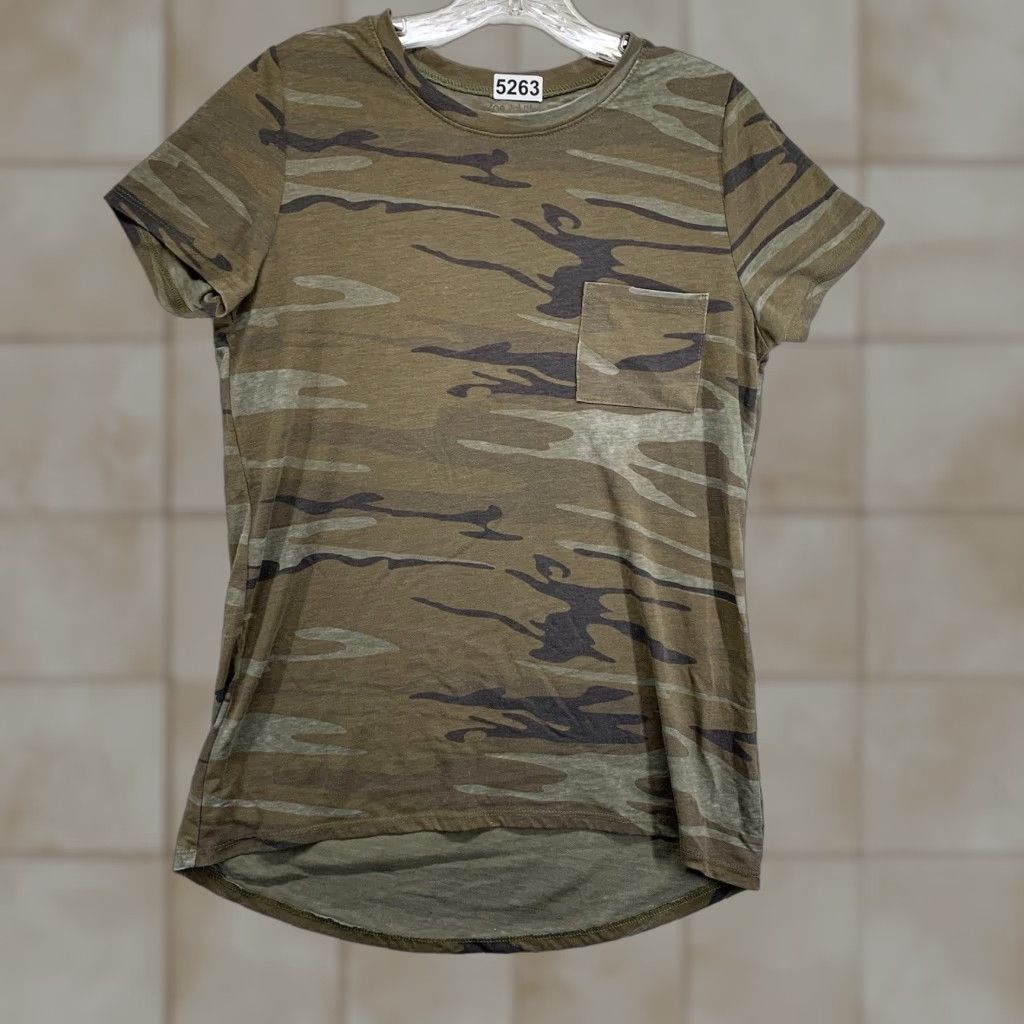 AMO Super Thin Women’s Camouflage T Shirt Pocket Zoe + Liv Medium Size M / US 6-8 / IT 42-44 - 1 Thumbnail