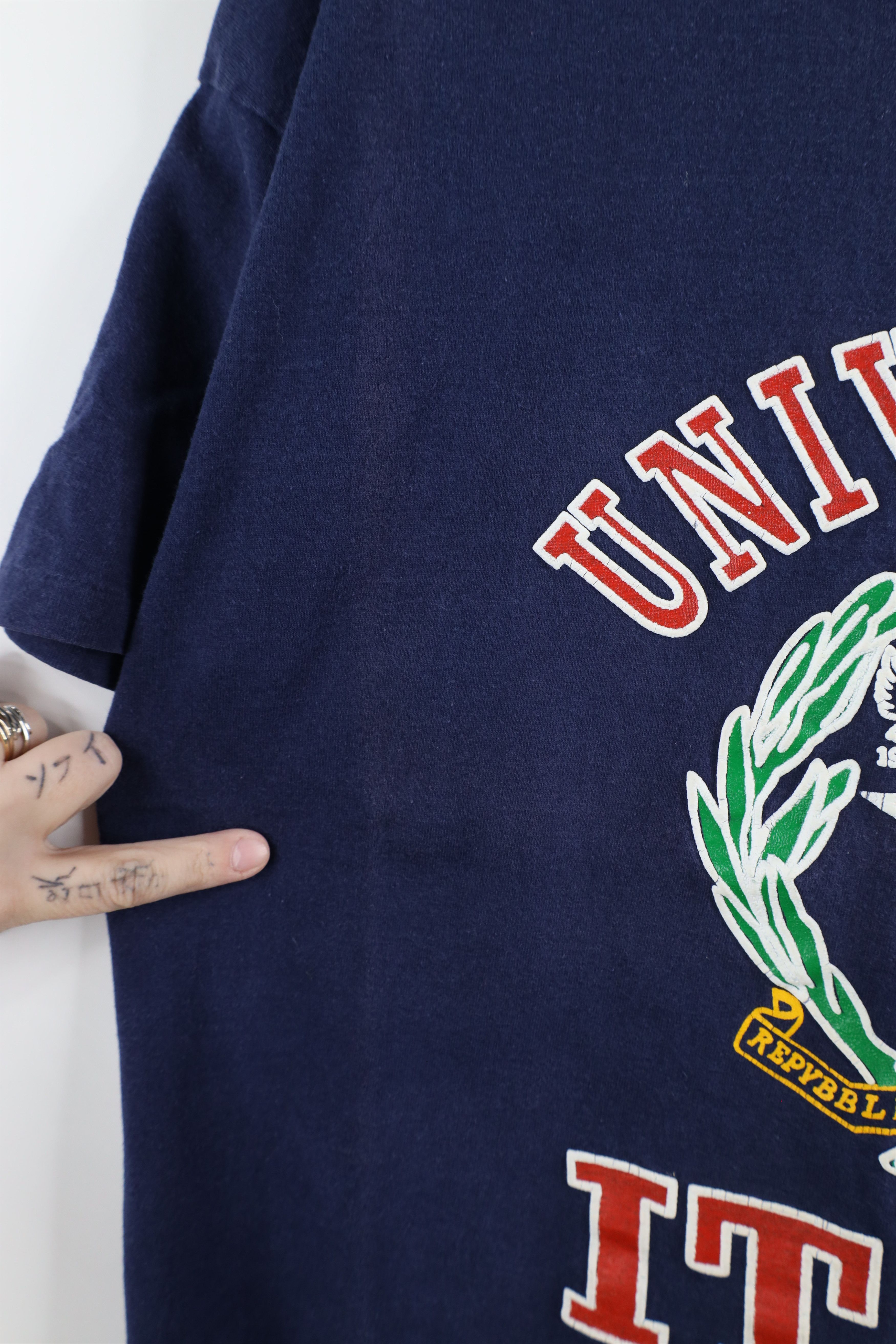 Vintage Vintage 90s Streetwear Out University of Italy T-Shirt USA Size US XL / EU 56 / 4 - 6 Thumbnail