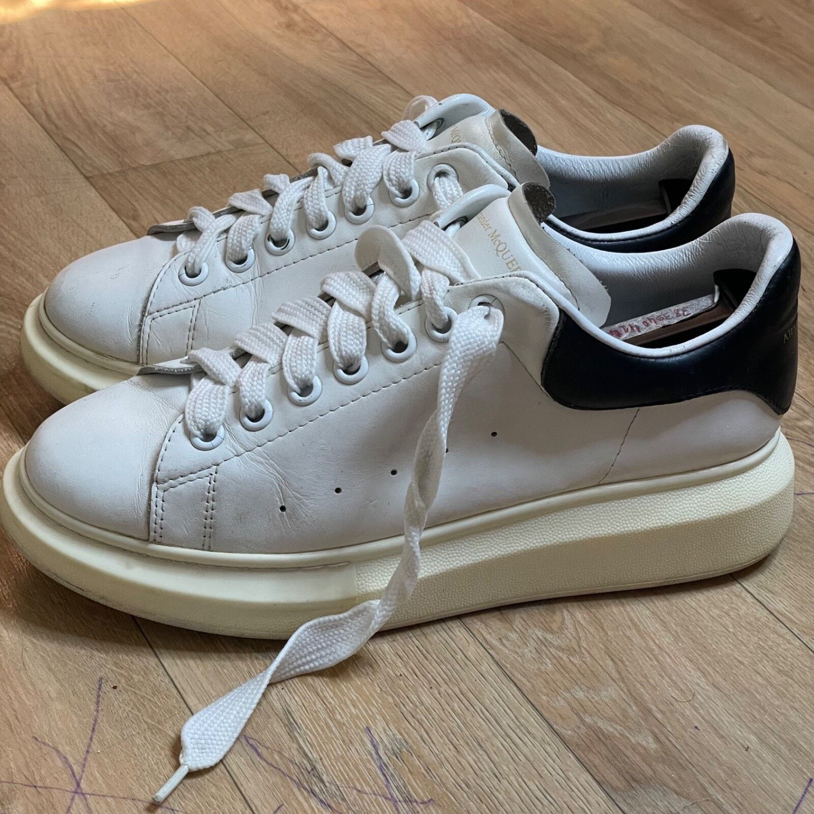 Alexander McQueen Alexander Mcqueen Oversized sneakers Leather LOW top White Size US 8 / EU 41 - 8 Thumbnail