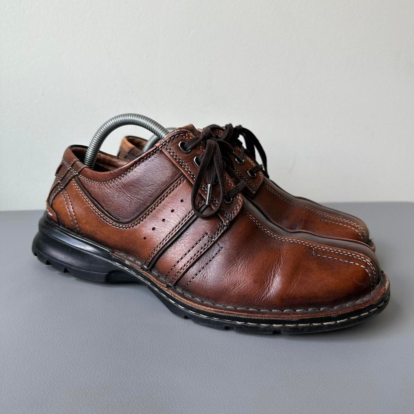 Clarks × Vintage Vintage Brown Leather Clarks Square Toe Lace Up Dress Shoes Size US 8.5 / EU 41-42 - 1 Thumbnail