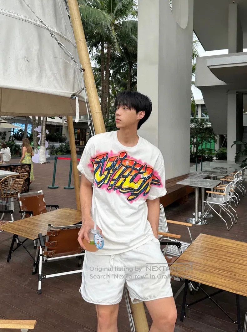 Louis Vuitton Louis Vuitton Logo graffiti white short sleeve T-shirt Size US M / EU 48-50 / 2 - 7 Thumbnail