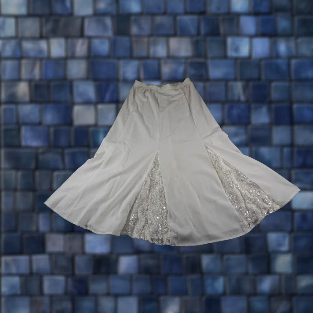 DANCER VINTAGE Western Skirt Womens XS White Sequin Lace Cowgirl Rodeo 90s Rugged, Formal, Wedding Ladies XS White Sequin Lace Cowgirl Rodeo Skirt Size 26" / US 2 / IT 38 - 1 Thumbnail