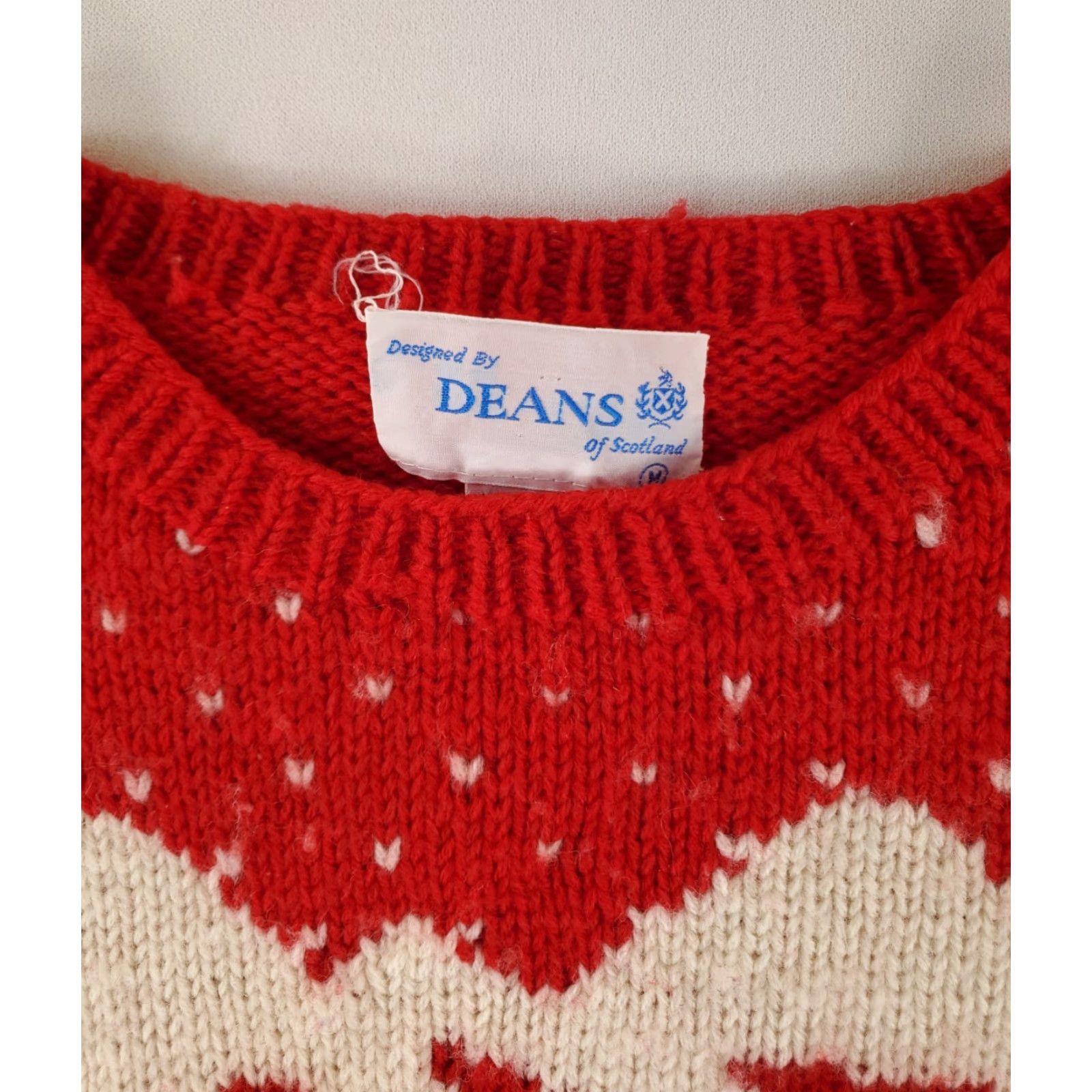 Vintage VINTAGE Deans of Scotland Sweater Pullover 100% Wool Red Mens M Patterned Houses Trees Size US M / EU 48-50 / 2 - 2 Thumbnail