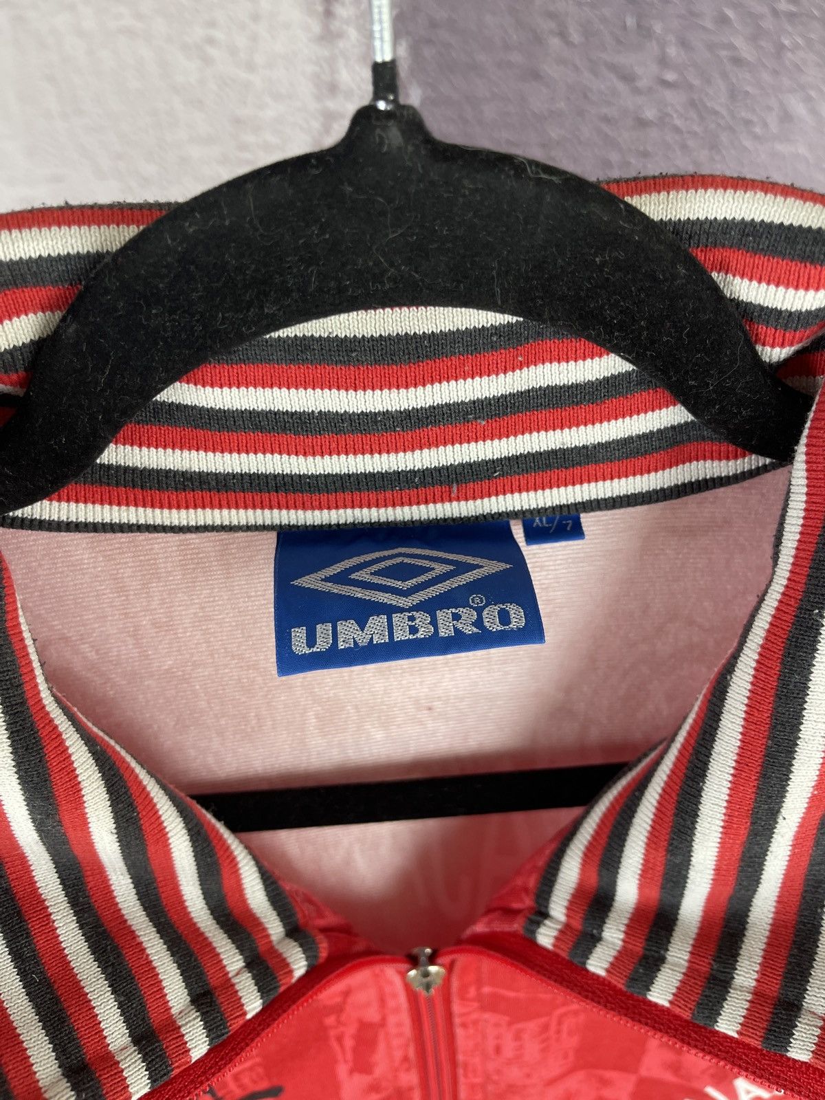 Umbro Umbro FC Ajax vintage 90s allover print track top jacket Size US XL / EU 56 / 4 - 5 Thumbnail