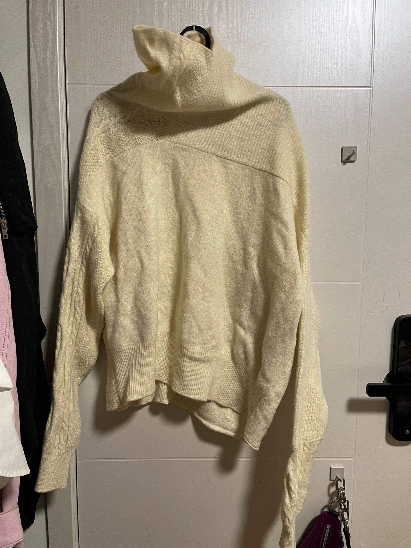 Yohji Yamamoto Yohji Yamamoto Off-White Turtleneck Sweater Size 2 Size XS / US 0-2 / IT 36-38 - 2 Thumbnail