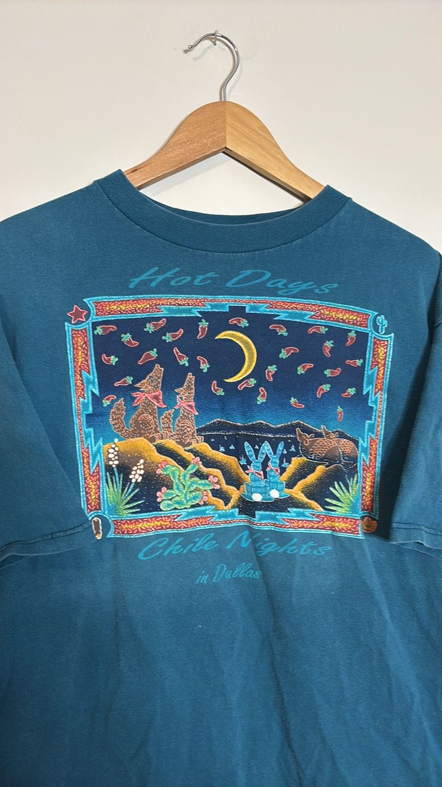 Vintage Vintage Hot Days Chile Nights Dallas Shirt Size US XL / EU 56 / 4 - 2 Thumbnail