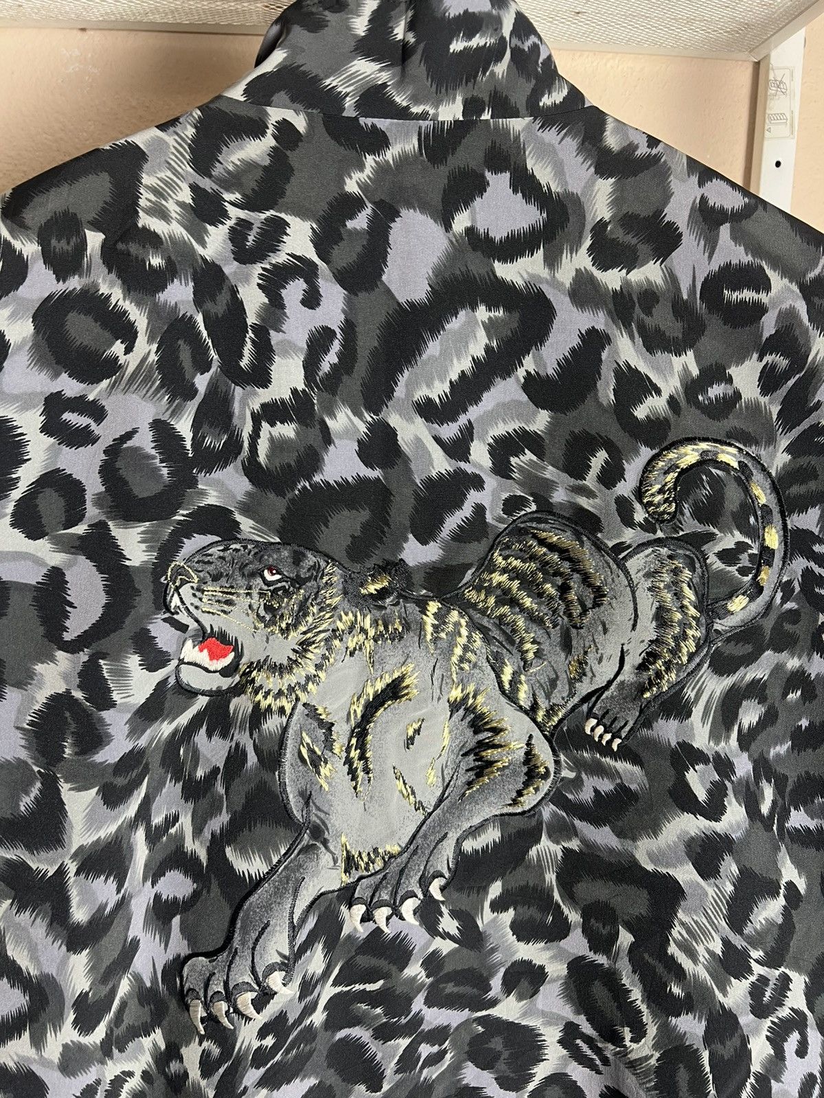 Japanese Brand Japanese Brand Leopard Embroidery Light Jacket Size L / US 10 / IT 46 - 7 Thumbnail