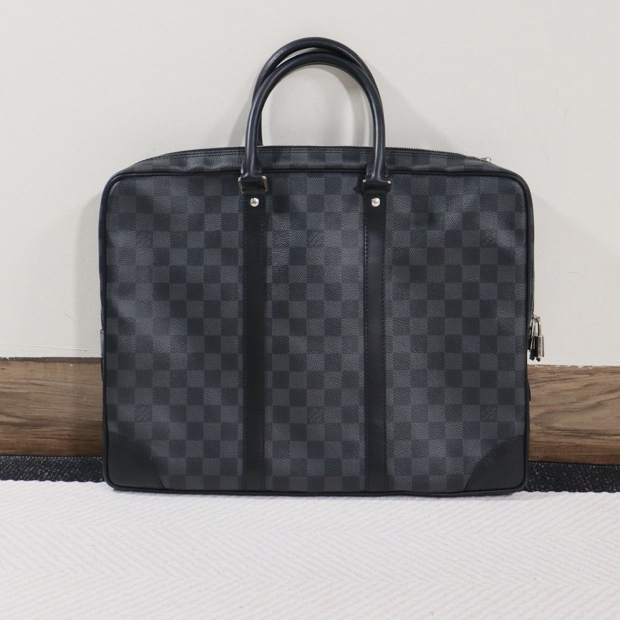 Louis Vuitton Louis Vuitton LV Voyage Bag Size ONE SIZE - 2 Thumbnail