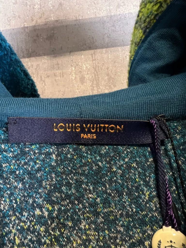 Louis Vuitton Louis Vuitton size 4l Tie-dyed gradient embroidered LOGO zi Size US M / EU 48-50 / 2 - 4 Thumbnail