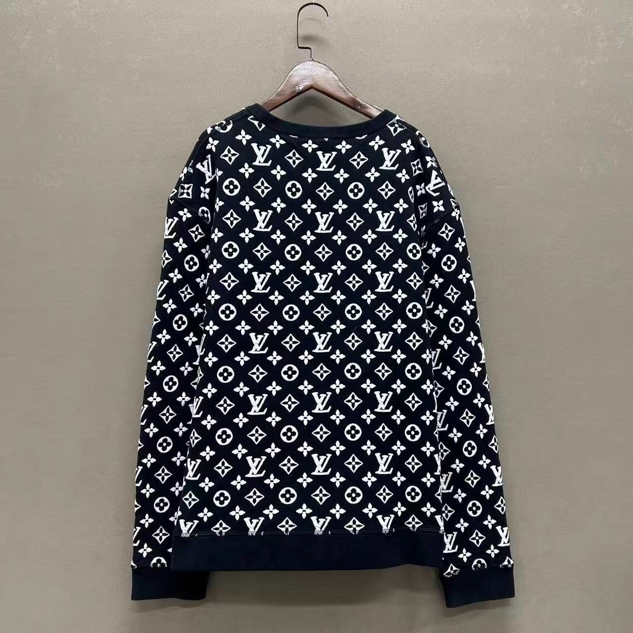 Louis Vuitton LV B&W Embroidered Logo SpaceCotton Sweat 98 XL ys001194 Size US XL / EU 56 / 4 - 2 Thumbnail