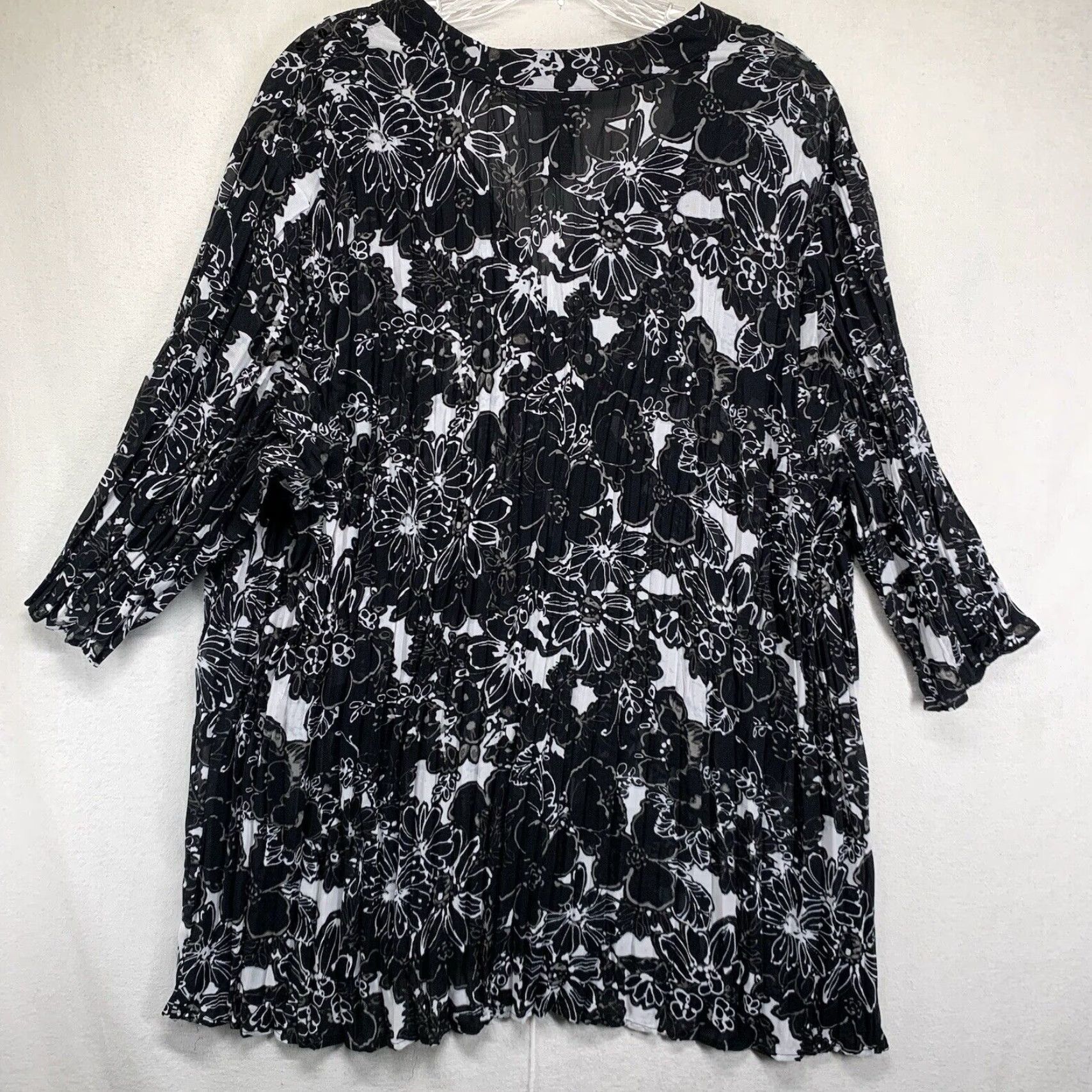 Vintage Lane Bryant Blouse Shirt 22 Black All Over Flower Print Sheer Rhinestone 3/4 Sleeve V-Neck Pullover Womens Size 3XL / US 20-22 - 2 Thumbnail