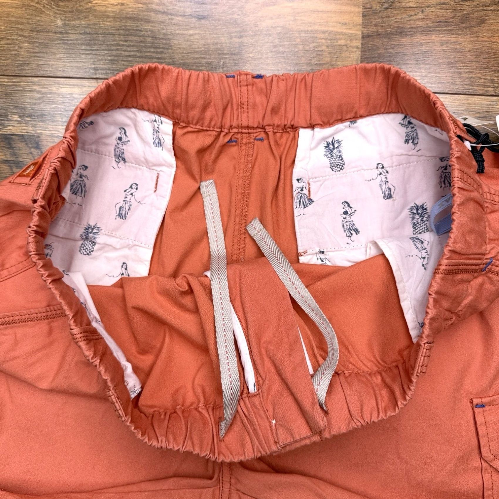 Tommy Bahama Tommy Bahama Cargo Shorts Mens XL Orange Canvas Drawstring Pockets Relaxed 8in Inseam Tropicana Logo New Size US 36 / EU 52 - 5 Thumbnail