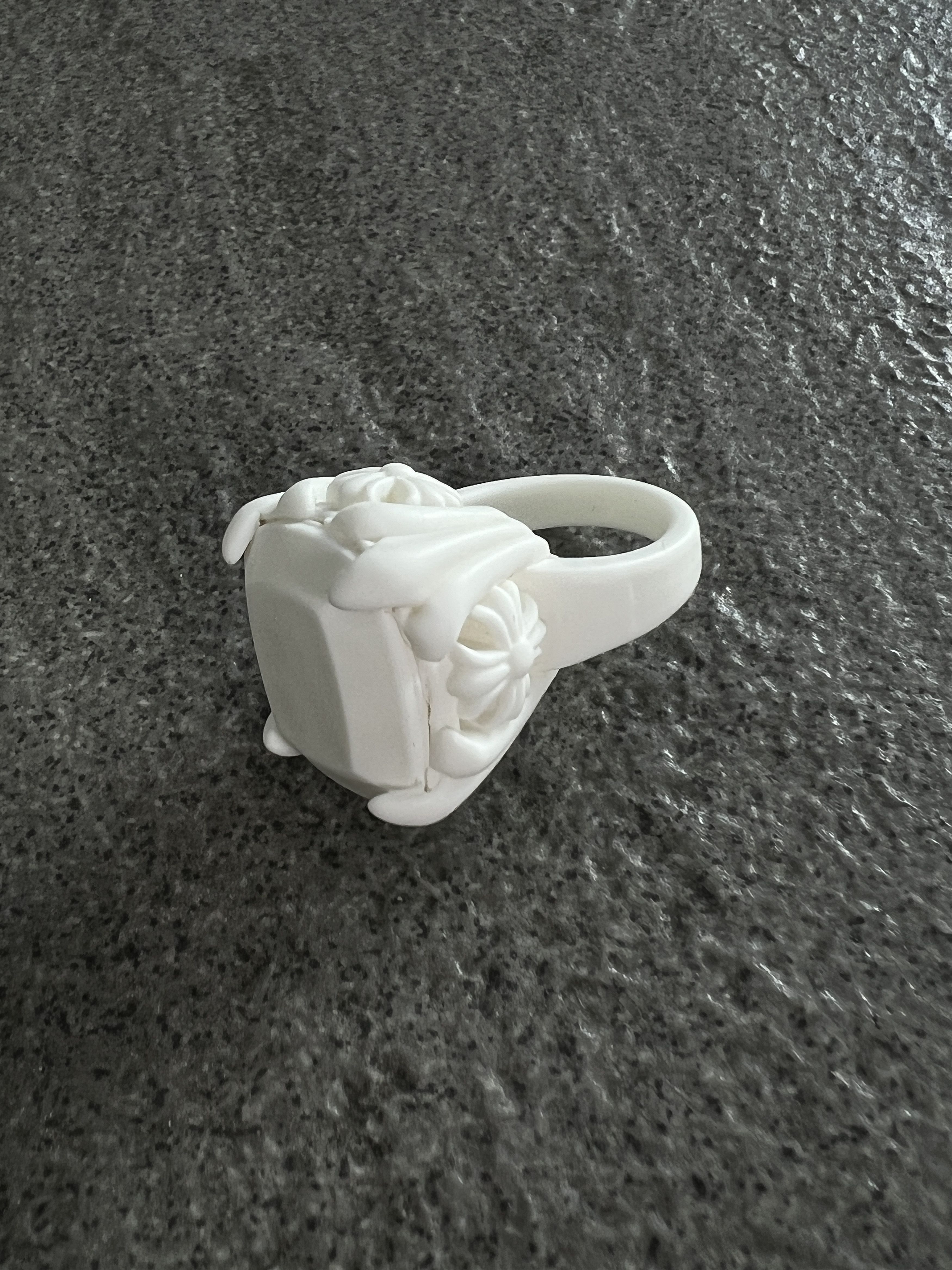 Chrome Hearts Chrome Hearts White Floral Signet Ring 2022 Size ONE SIZE - 2 Thumbnail