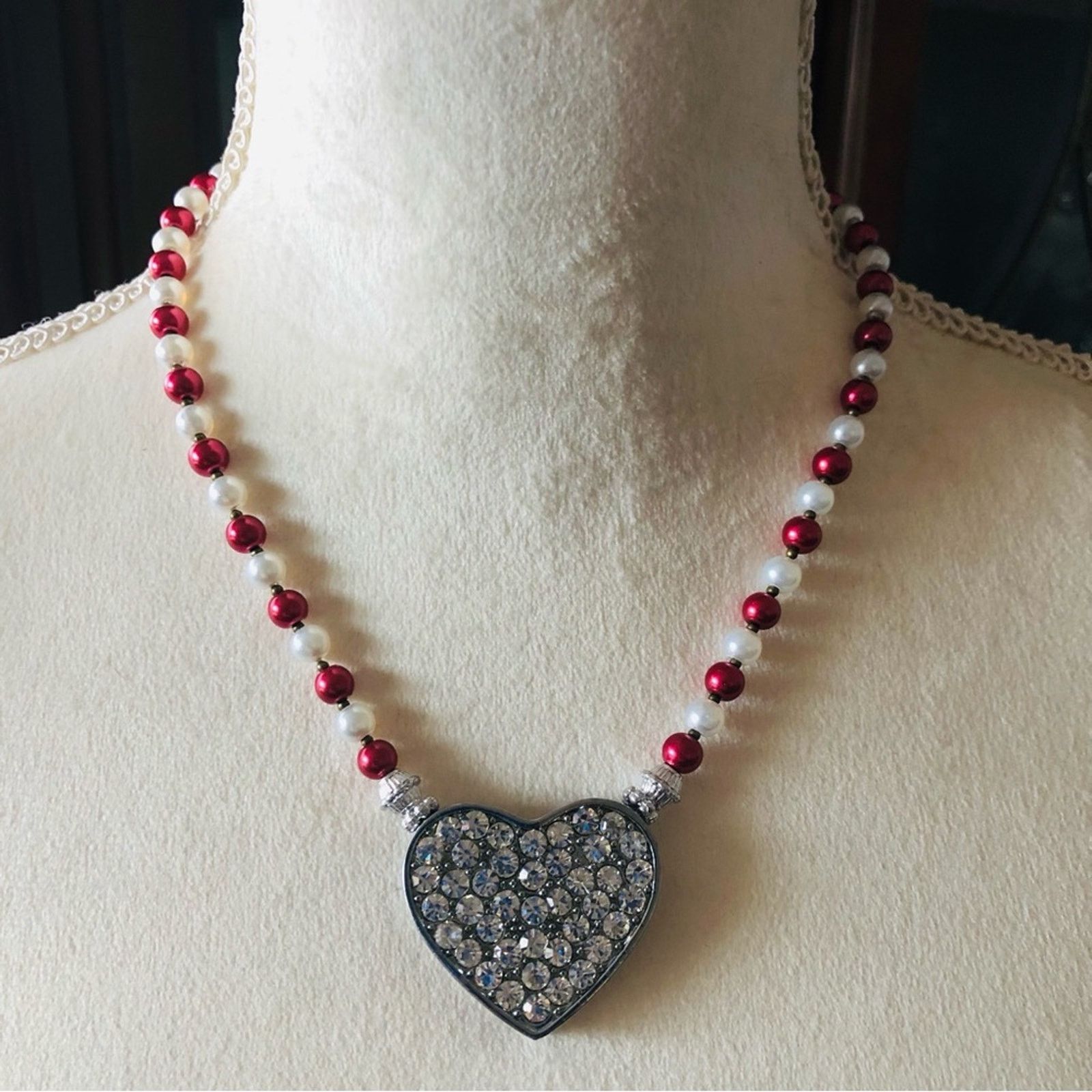 Handmade Handcrafted repurpose pave heart Pearl necklace Size ONE SIZE - 2 Thumbnail