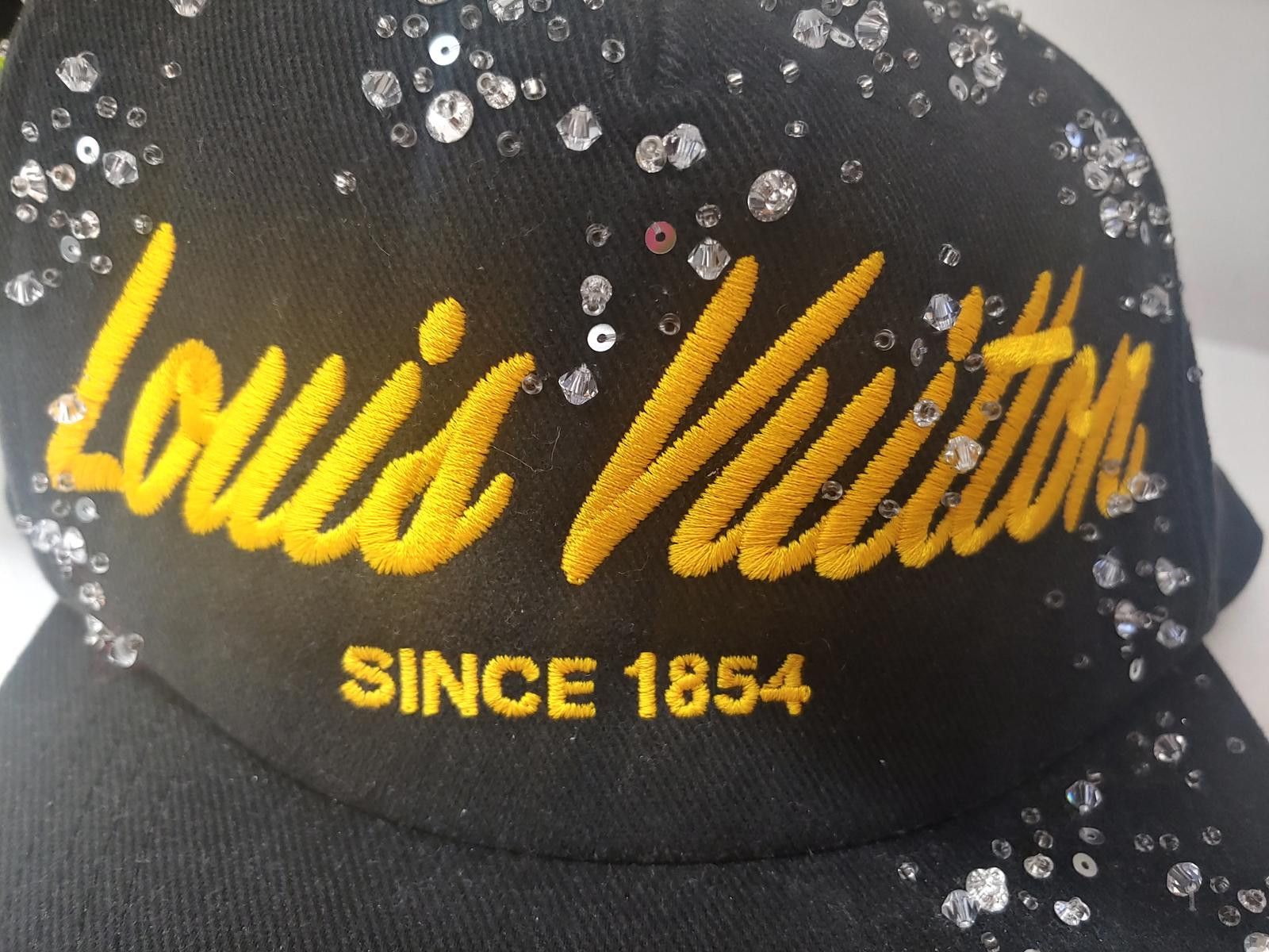 Louis Vuitton Louis Vuitton Script Crystals Hat in Black Size ONE SIZE - 5 Thumbnail