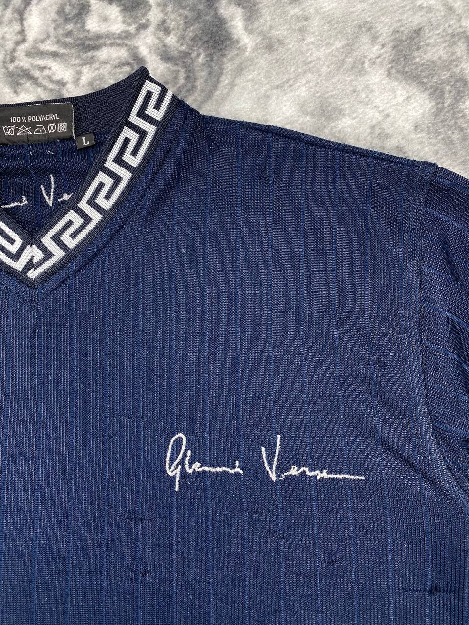 Versace Versace Classic V2 V Neck T Shirt Men Size L Blue Size US L / EU 52-54 / 3 - 3 Thumbnail