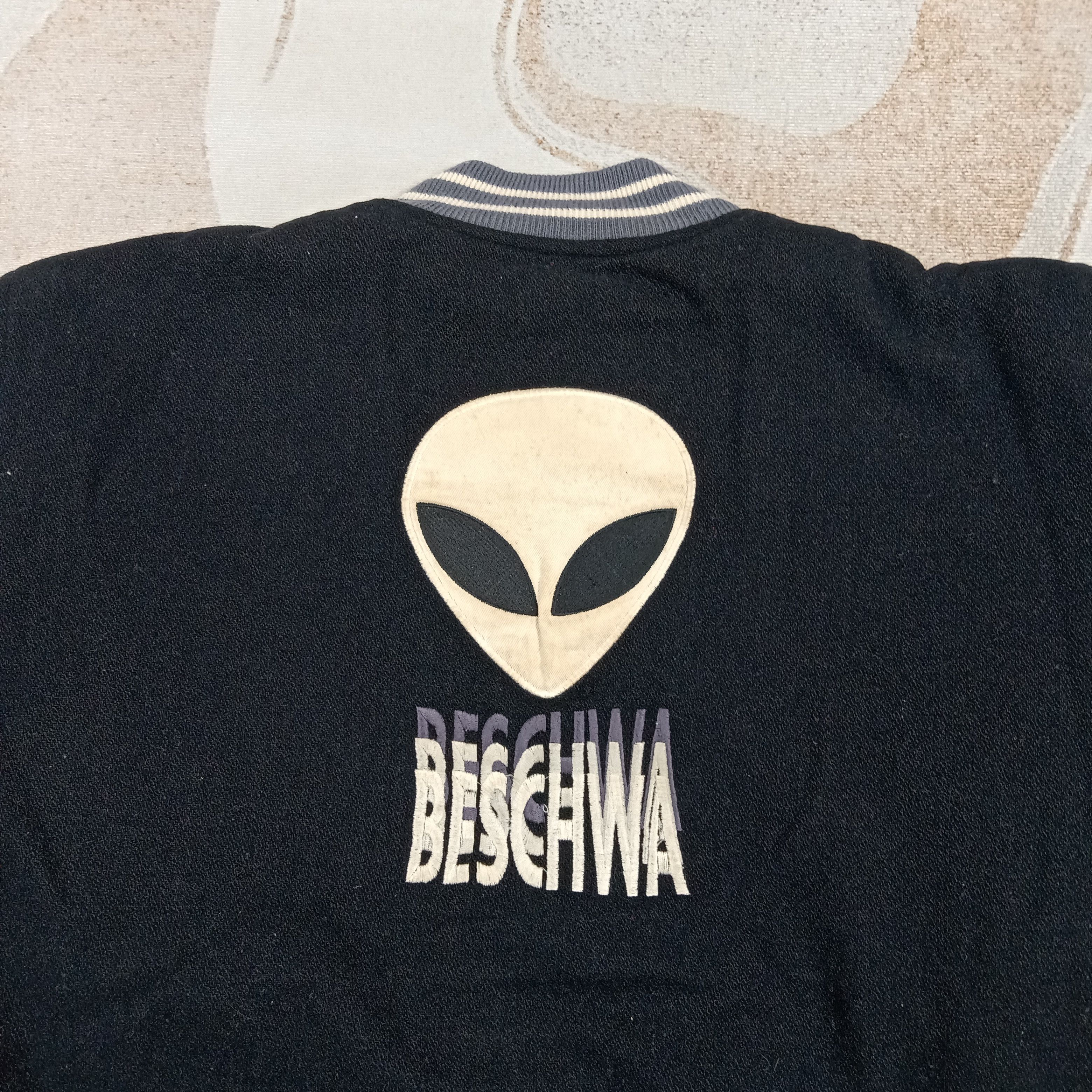 Vintage 90's Beschwa Alien American Varsity Jacket C290N31 Size US L / EU 52-54 / 3 - 2 Thumbnail