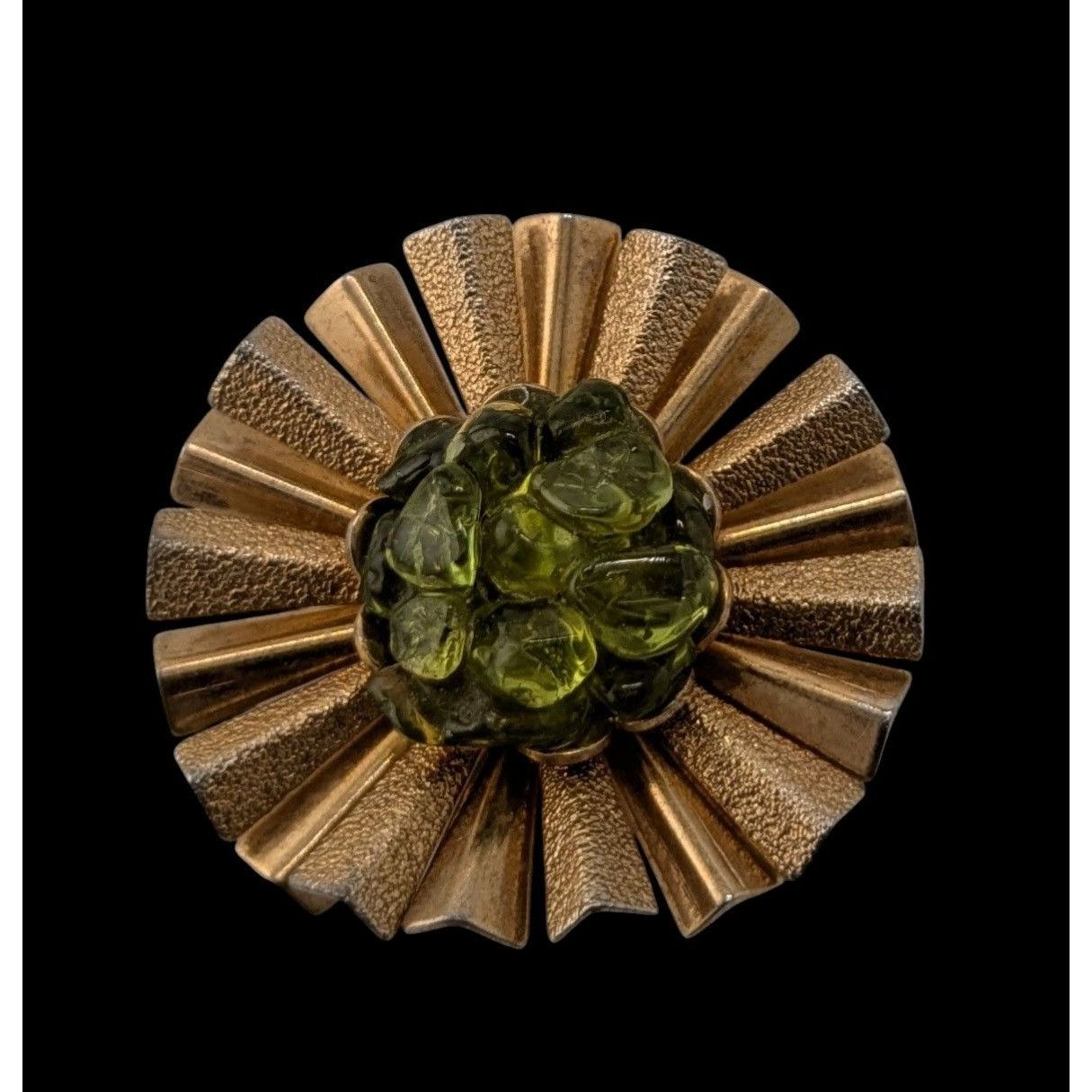 Other Vintage Retro Sunburst Gold-Tone Brooch With Green Glass Cen Size ONE SIZE - 1 Thumbnail