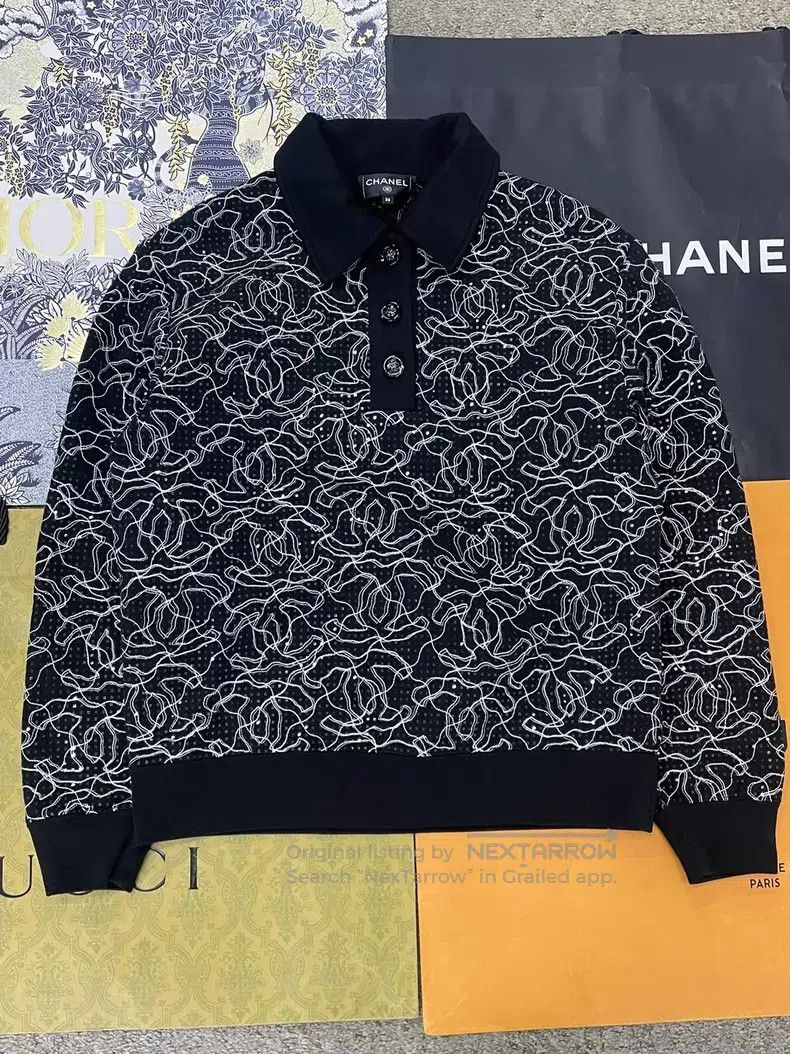 Chanel Chanel 25C black full logo printed sweatshirt Size XS / US 0-2 / IT 36-38 - 1 Thumbnail