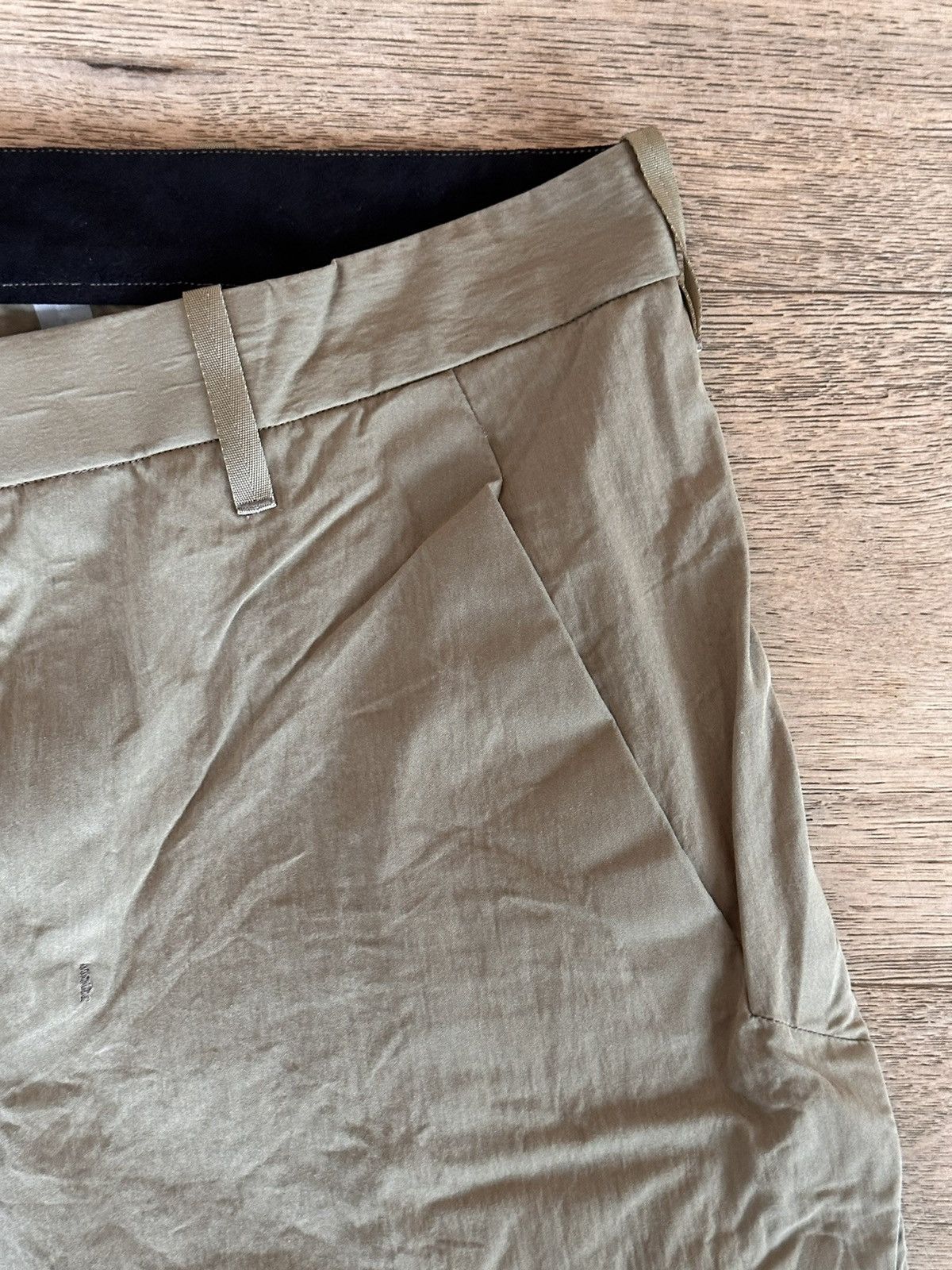 Veilance Arc'teryx Veilance Beige Shorts Size 30 Hidden Pockets Size US 30 / EU 46 - 2 Thumbnail