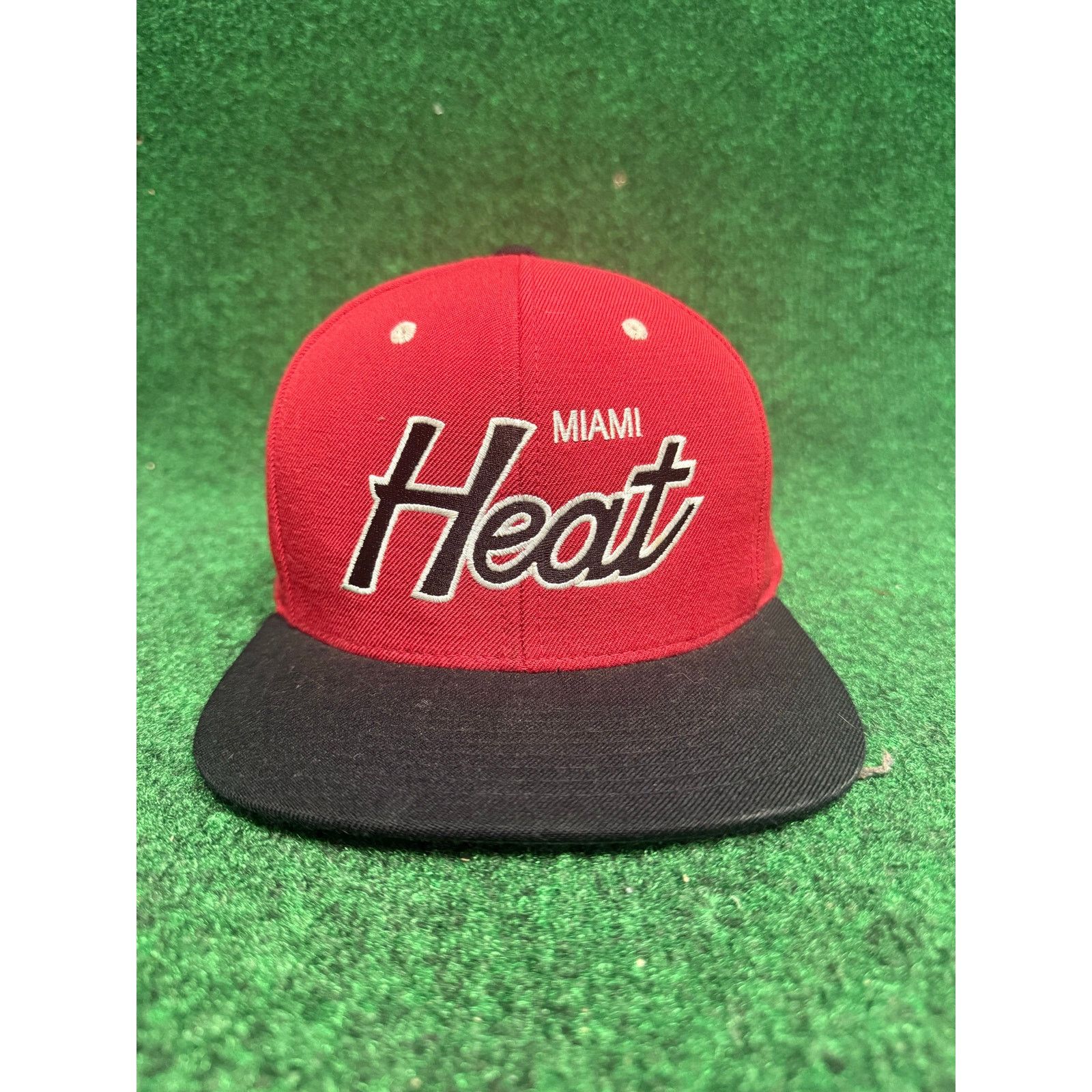 Mitchell & Ness Miami Heat Black and Red SnapBack OSFA Hat Unisex Size ONE SIZE - 1 Thumbnail