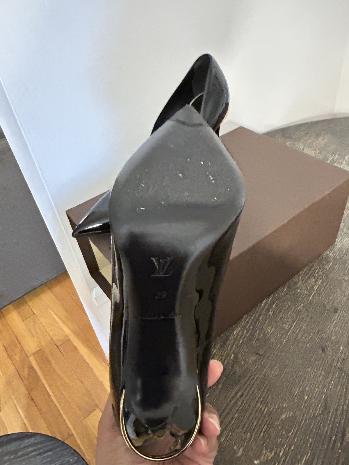 Louis Vuitton Blai Vuiton Patent Leather Pumps • Pointed-Toes Size US 9 / IT 39 - 5 Thumbnail