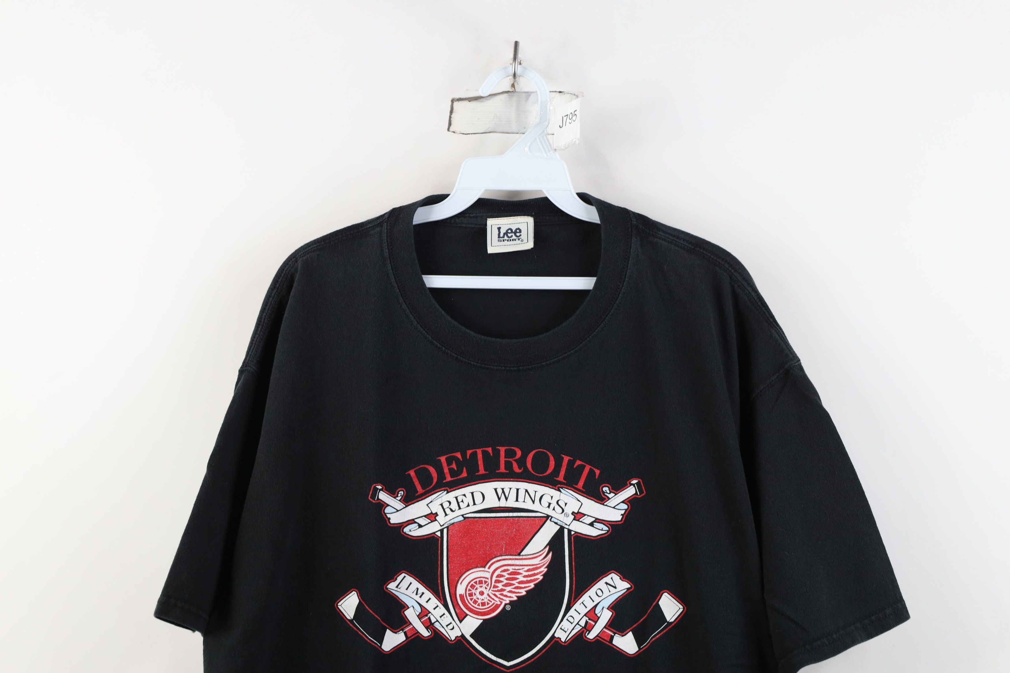 Vintage Vintage 90s Detroit Red Wings Hockey T-Shirt Black Cotton Size US XL / EU 56 / 4 - 2 Thumbnail