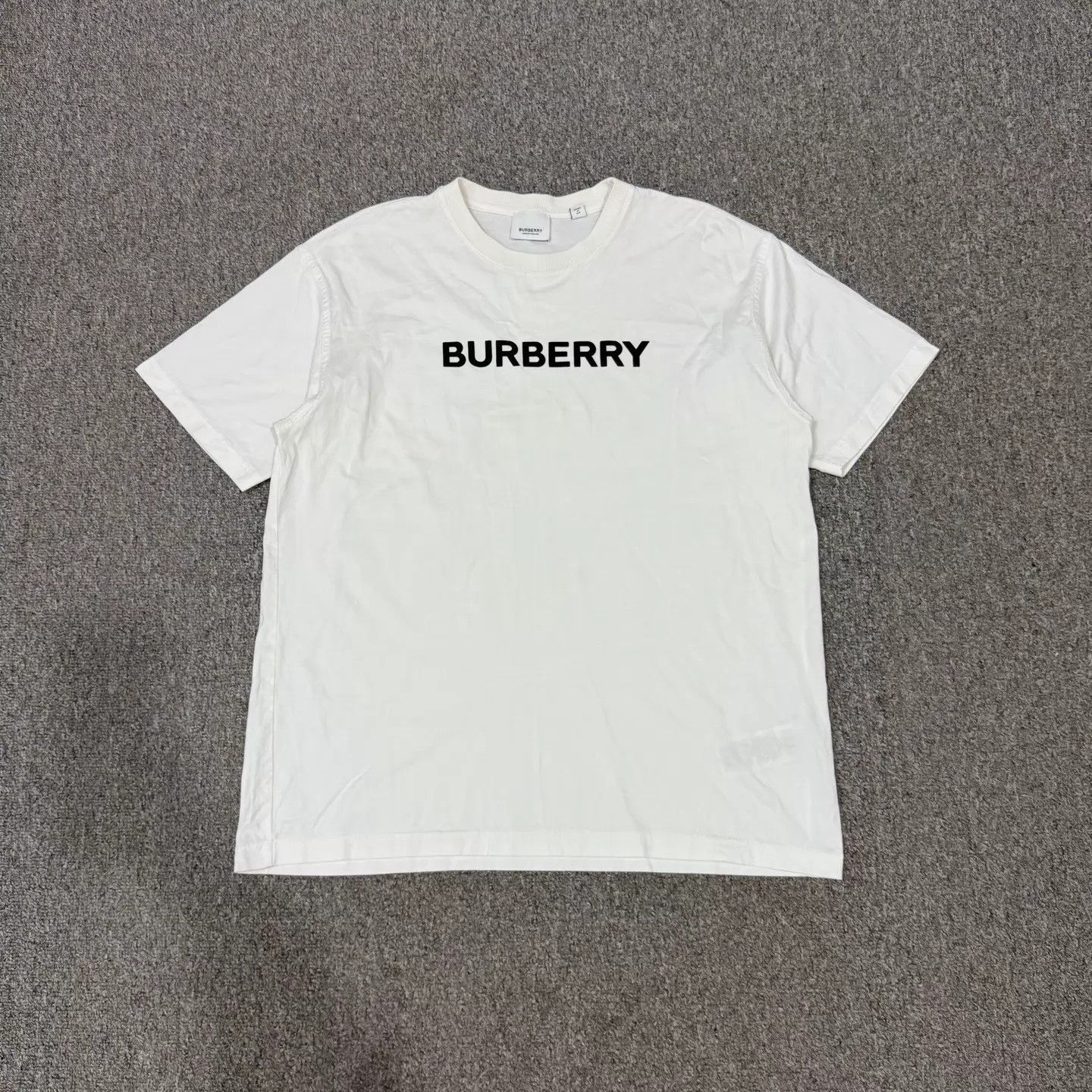 Burberry Burberry White Chest Logo SS Tee XS 99 New Size US XS / EU 42 / 0 - 1 Thumbnail
