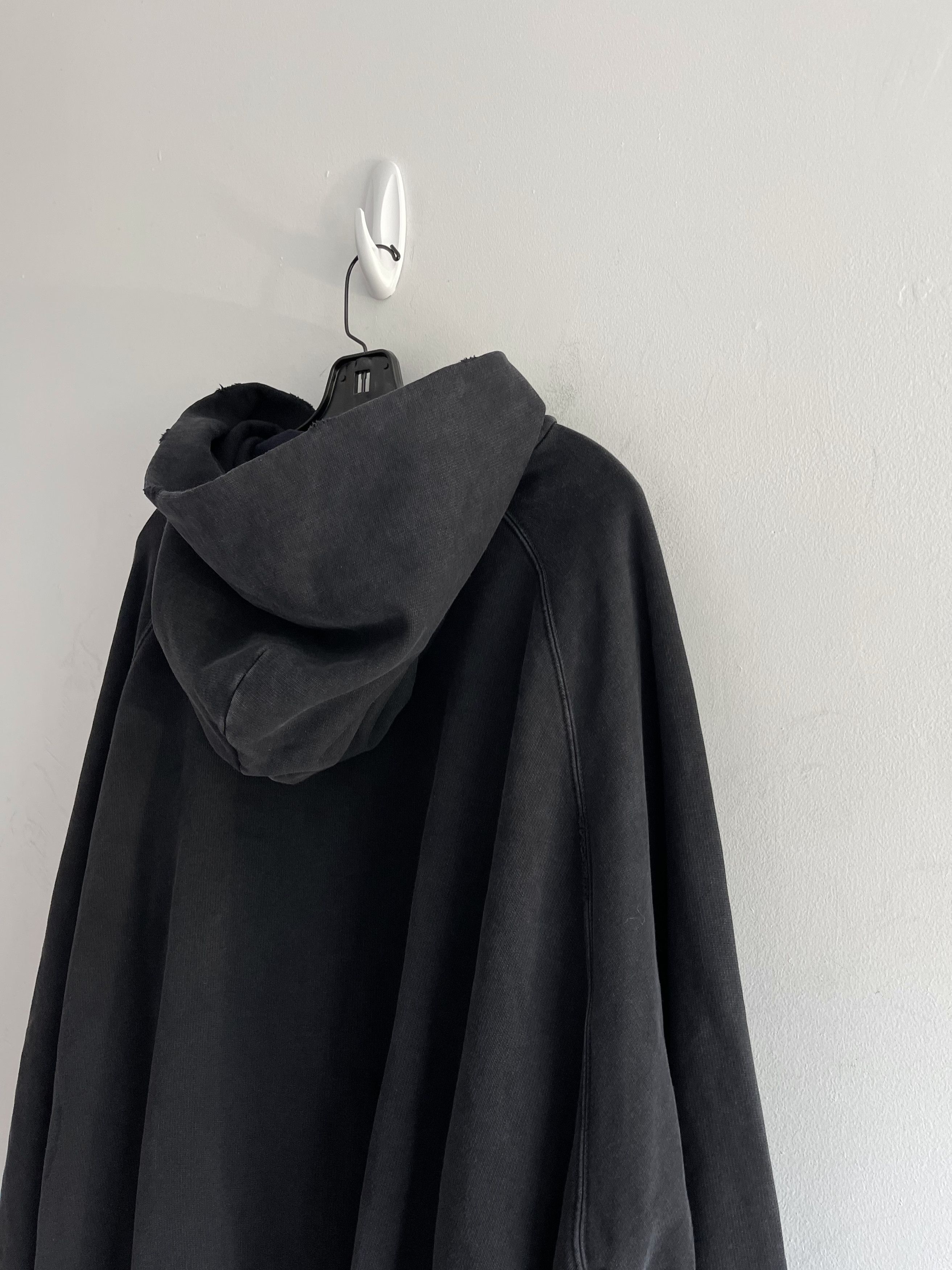 Balenciaga New Apple Be Different Layered Hoodie Rare Size (5) XXL Size US XXL / EU 58 / 5 - 9 Thumbnail
