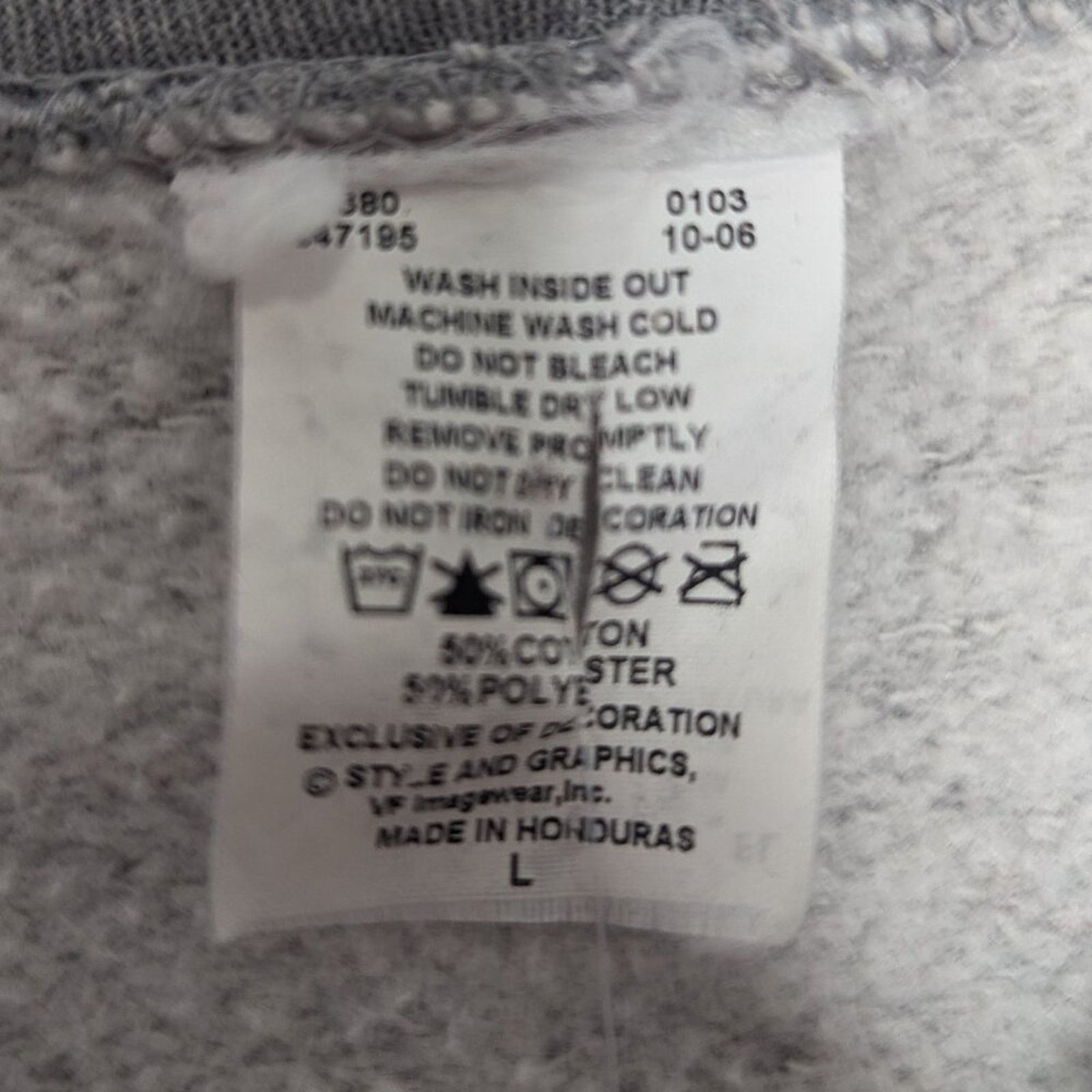 Vintage Upcycled Vintage Gray Liberal Snowflake Holiday Sweatshirt Size L / US 10 / IT 46 - 5 Thumbnail