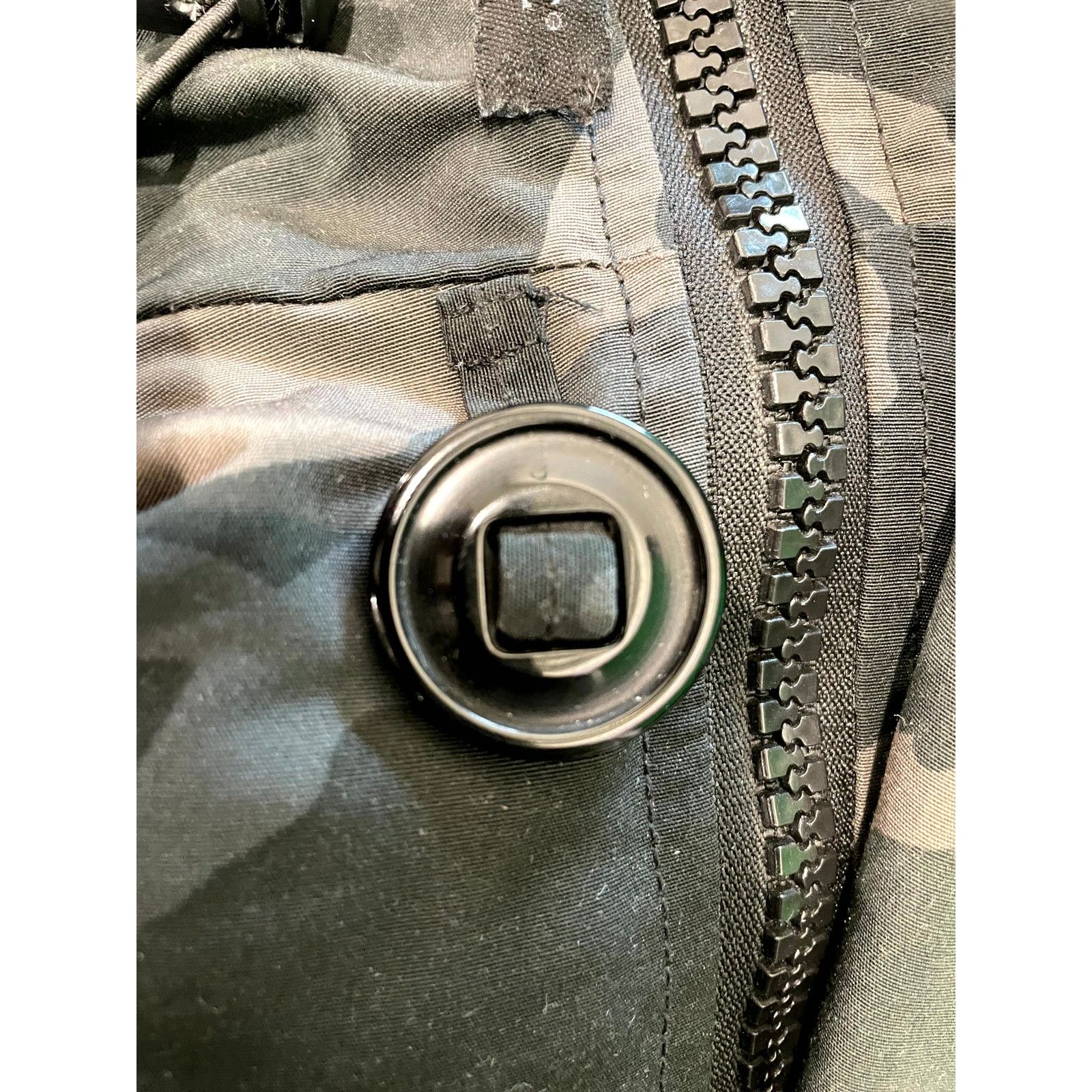 Canada Goose Canada goose Coat Camo Jacket Size US L / EU 52-54 / 3 - 3 Thumbnail