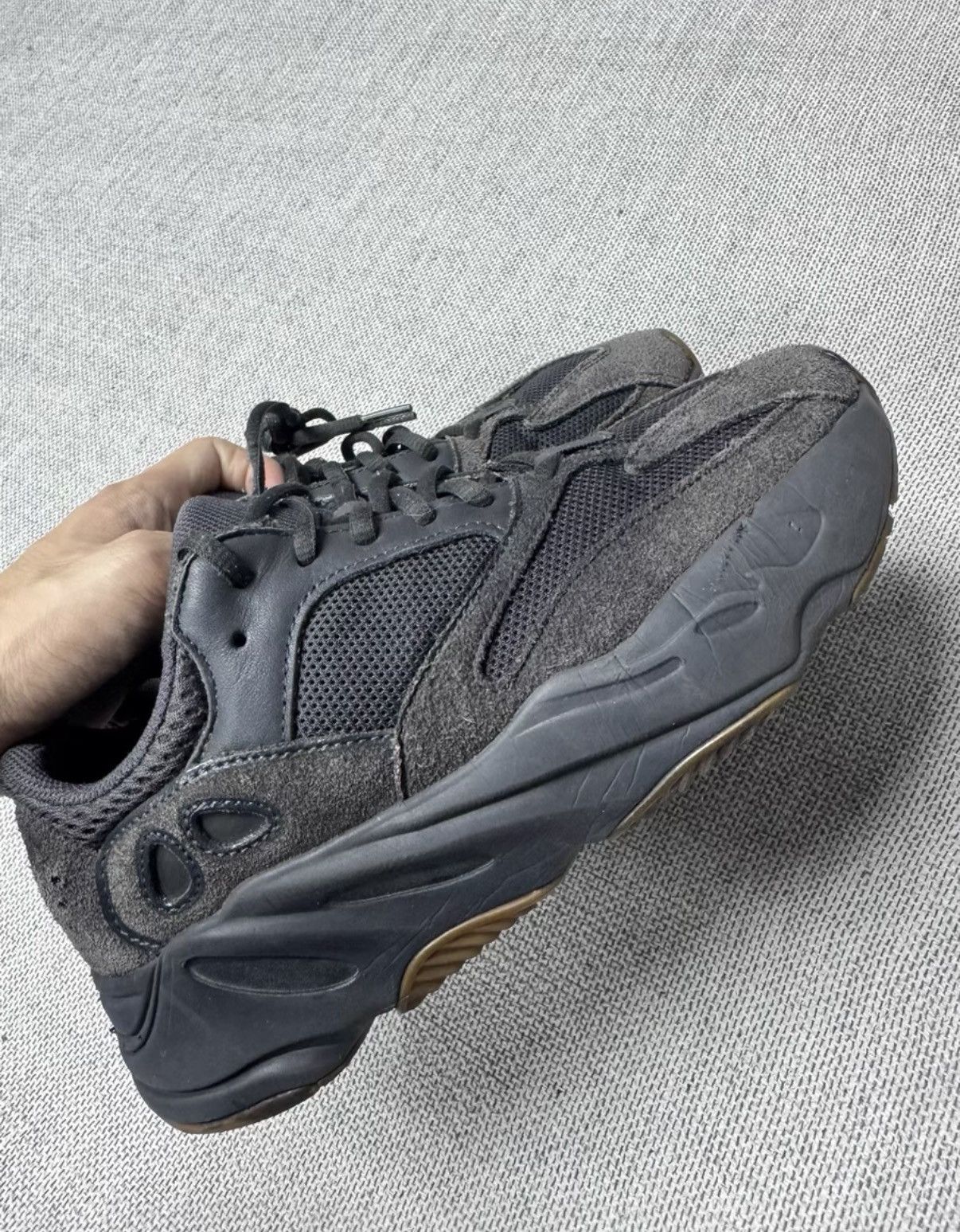 Adidas Adidas Yeezy 700 Utility Black K37 Size US 7 / EU 40 - 6 Thumbnail