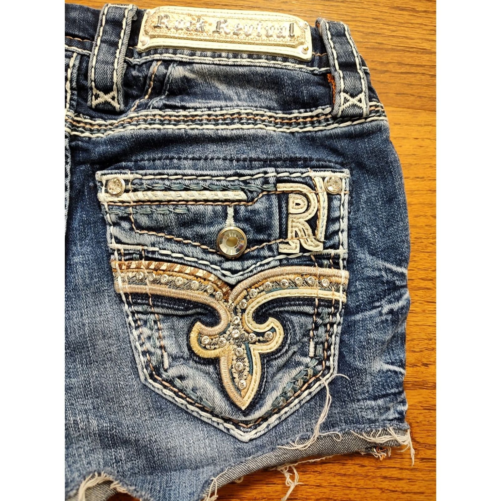 Vintage Rock Revival Agata Denim Cut Off Shorts Womens 24 1.5" Inseam Blue Cotton Blend Denim 5-Pocket Regular Rise Rock Designer American Shorts Ladies Size 42" / US 20 - 3 Thumbnail