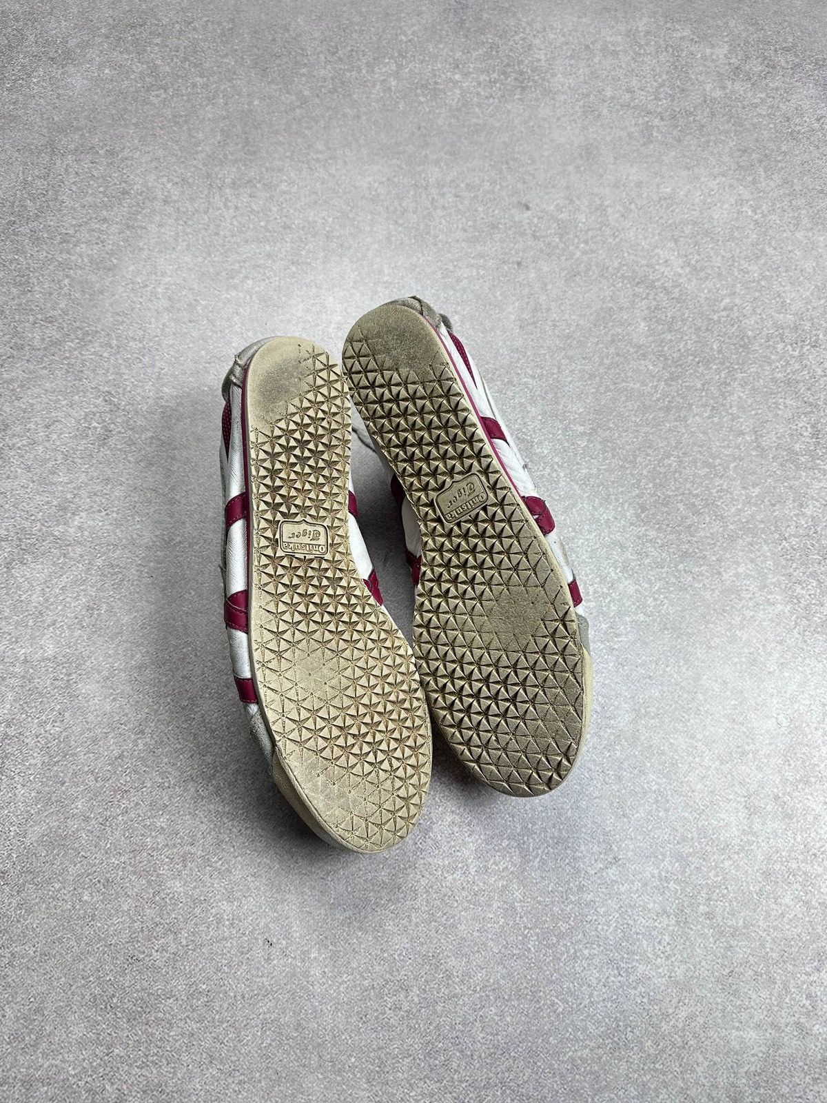 Asics Vintage Asics Onitsuka Tiger Mexico 66 Low Leather Sneakers Size US 11 / EU 44 - 7 Thumbnail