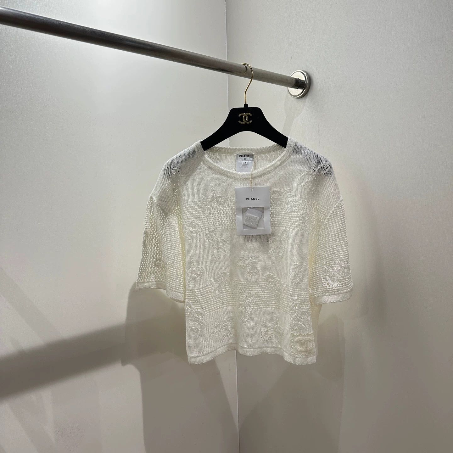 Chanel Chanel 24P Bow Cutout Knit Short Sleeve Viscose 38 Size S / US 4 / IT 40 - 1 Thumbnail