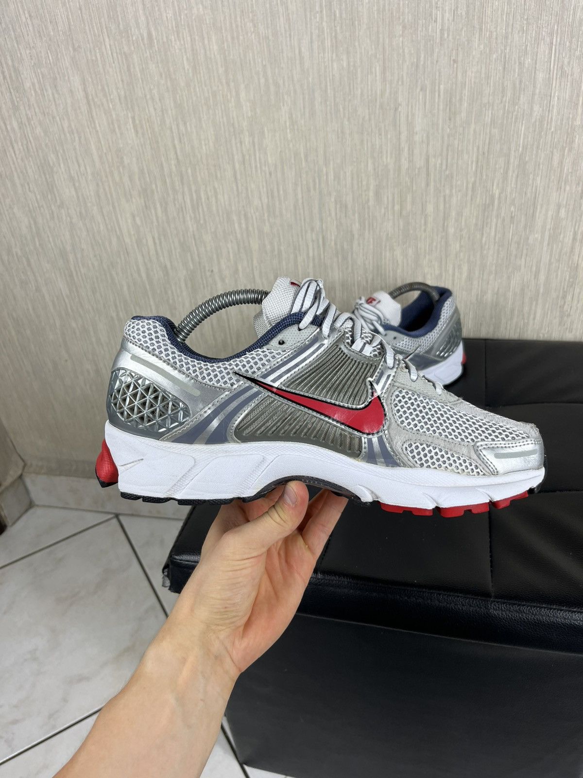Nike Vintage Nike Vomero 5 mesh y2k silver retro sneakers shoes Size US 8 / EU 41 - 19 Thumbnail