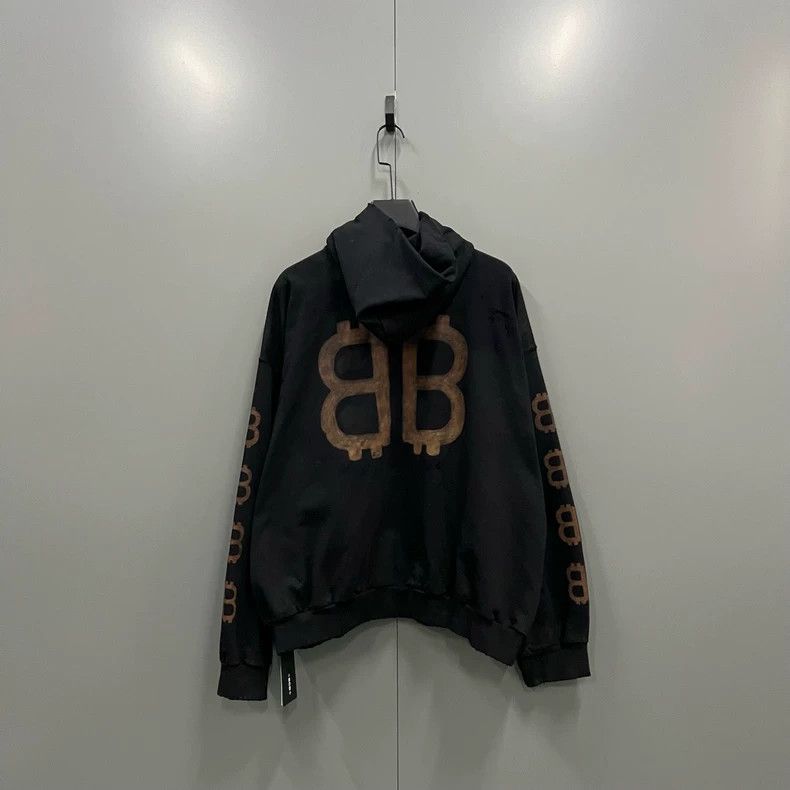 Balenciaga Balenciaga Graffiti double b to make old hoodies Size US M / EU 48-50 / 2 - 3 Thumbnail