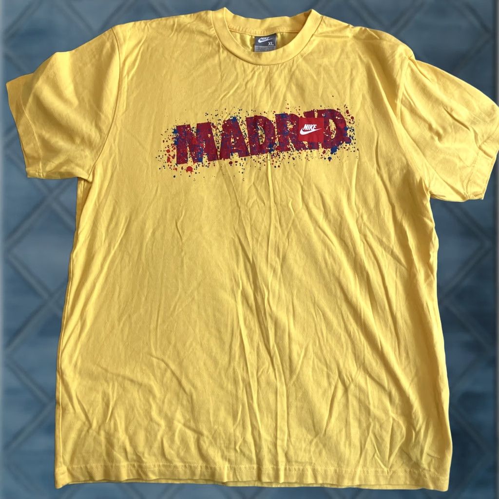 Nike VINTAGE Nike Madrid Double Sided T-Shirt XL Men Yellow Crew Neck Short Sleeve NWOT 90s Sports Running Track Graphic Print Gray Tag Size US XL / EU 56 / 4 - 1 Thumbnail