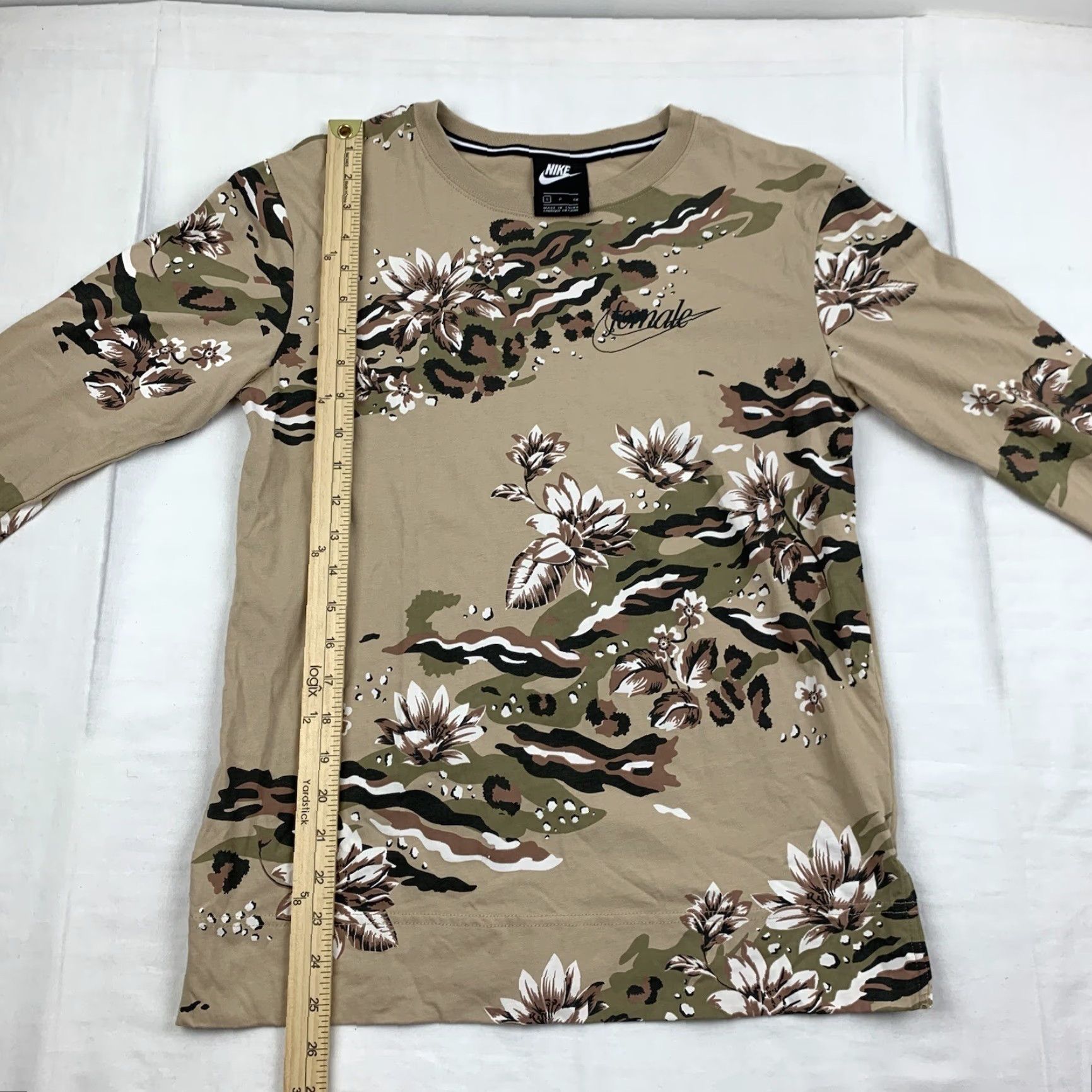 Nike Nike Womens Long Sleeve Shirt S Brown Floral The Force Is Female Sports Size S / US 4 / IT 40 - 6 Thumbnail